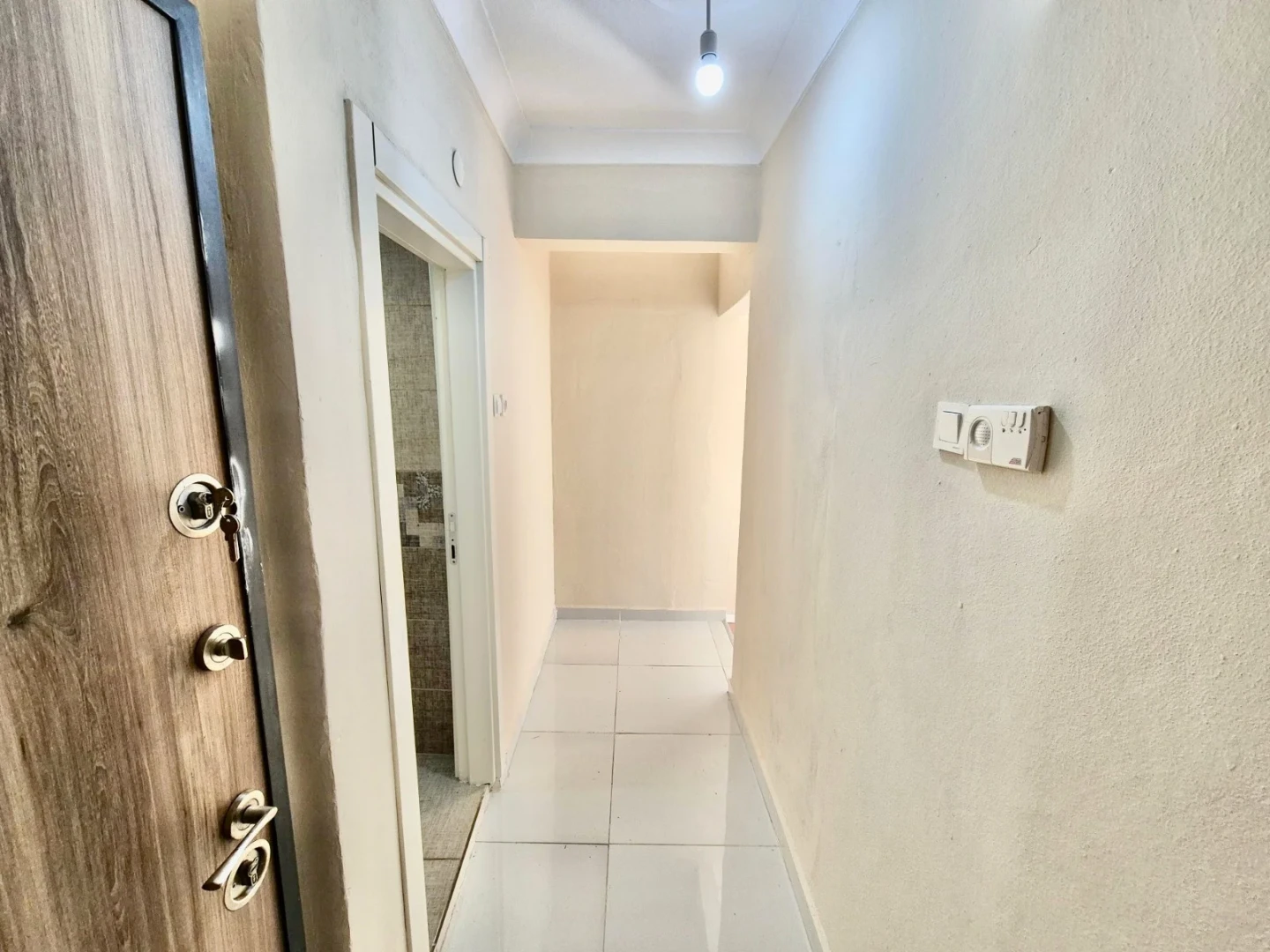 YÜKSEL'DEN AKÇAY MERKEZ'DE FULL BAKIMLI DENİZE 300mt 2+1 DAİRE