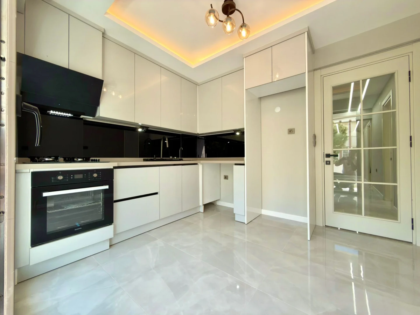 YÜKSELDEN ALTINKUMDA ARA KAT ÖN CEPHE ULTRA LÜX 3+1 DAİRE
