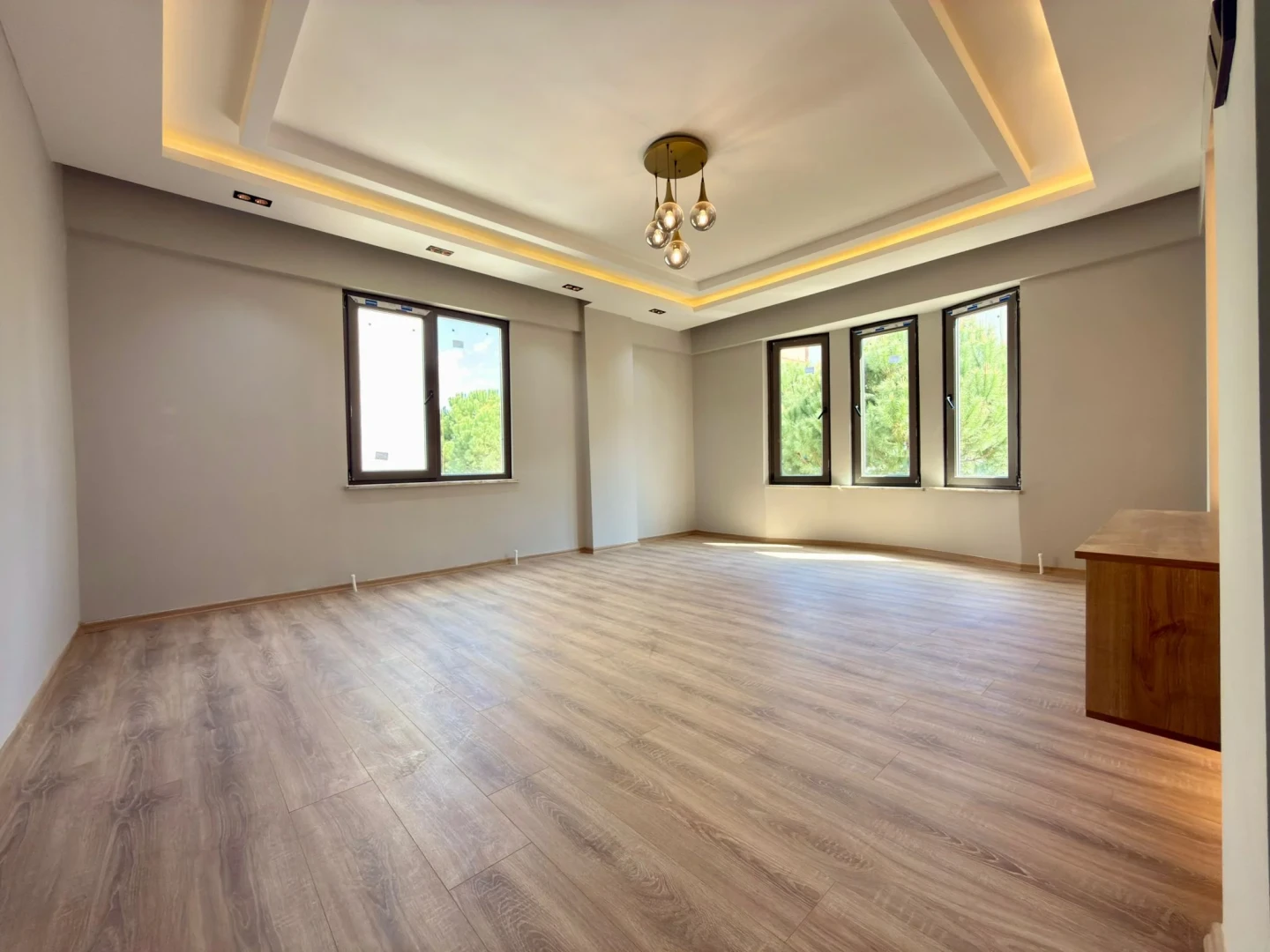 YÜKSELDEN ALTINKUMDA ARA KAT ÖN CEPHE ULTRA LÜX 3+1 DAİRE