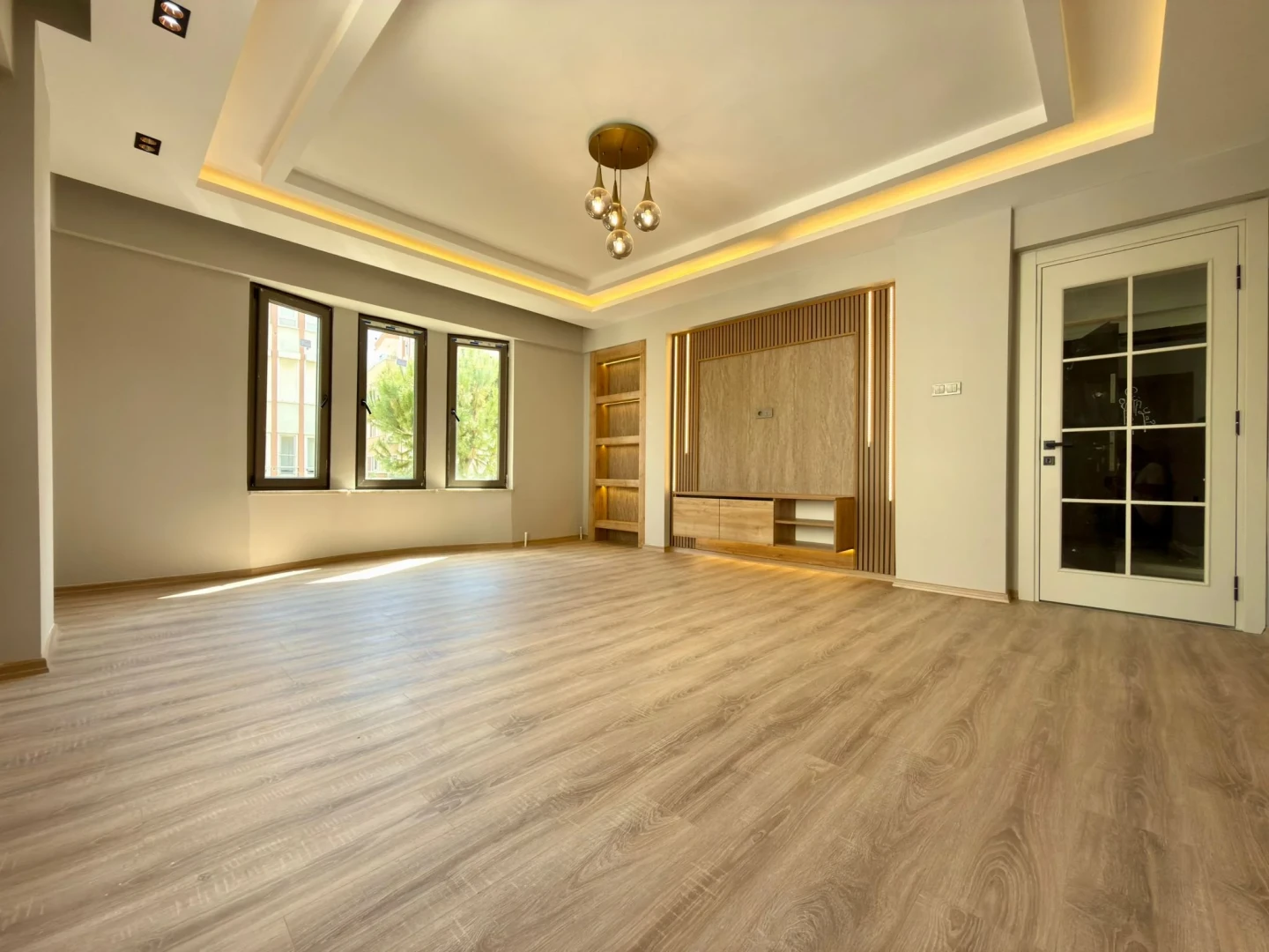 YÜKSELDEN ALTINKUMDA ARA KAT ÖN CEPHE ULTRA LÜX 3+1 DAİRE