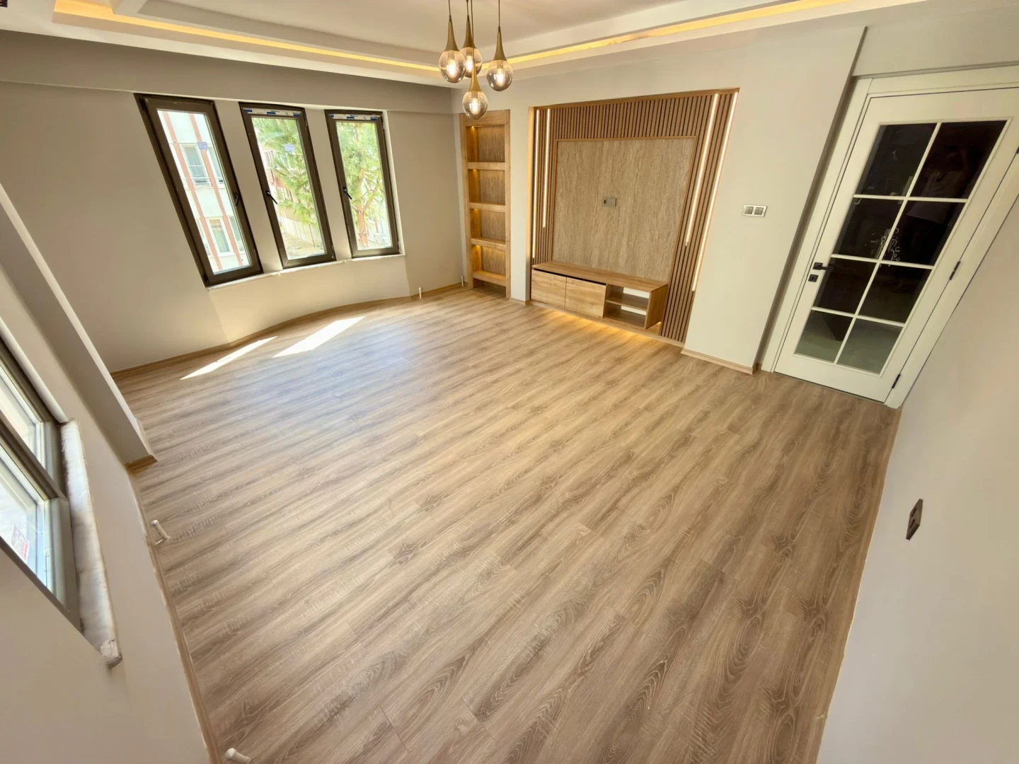 YÜKSELDEN ALTINKUMDA ARA KAT ÖN CEPHE ULTRA LÜX 3+1 DAİRE