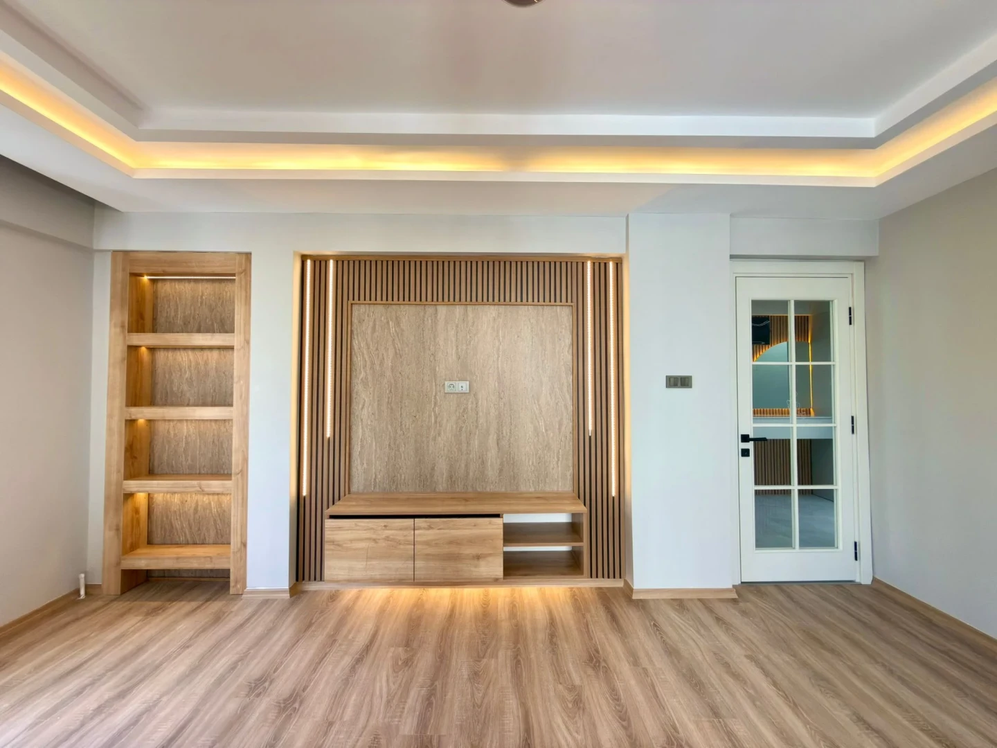 YÜKSELDEN ALTINKUMDA ARA KAT ÖN CEPHE ULTRA LÜX 3+1 DAİRE