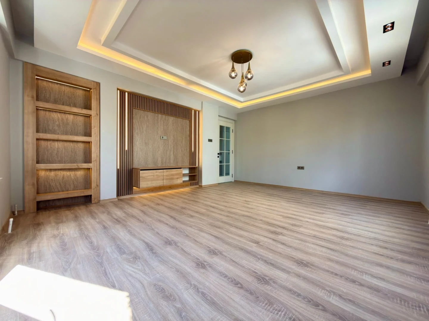 YÜKSELDEN ALTINKUMDA ARA KAT ÖN CEPHE ULTRA LÜX 3+1 DAİRE