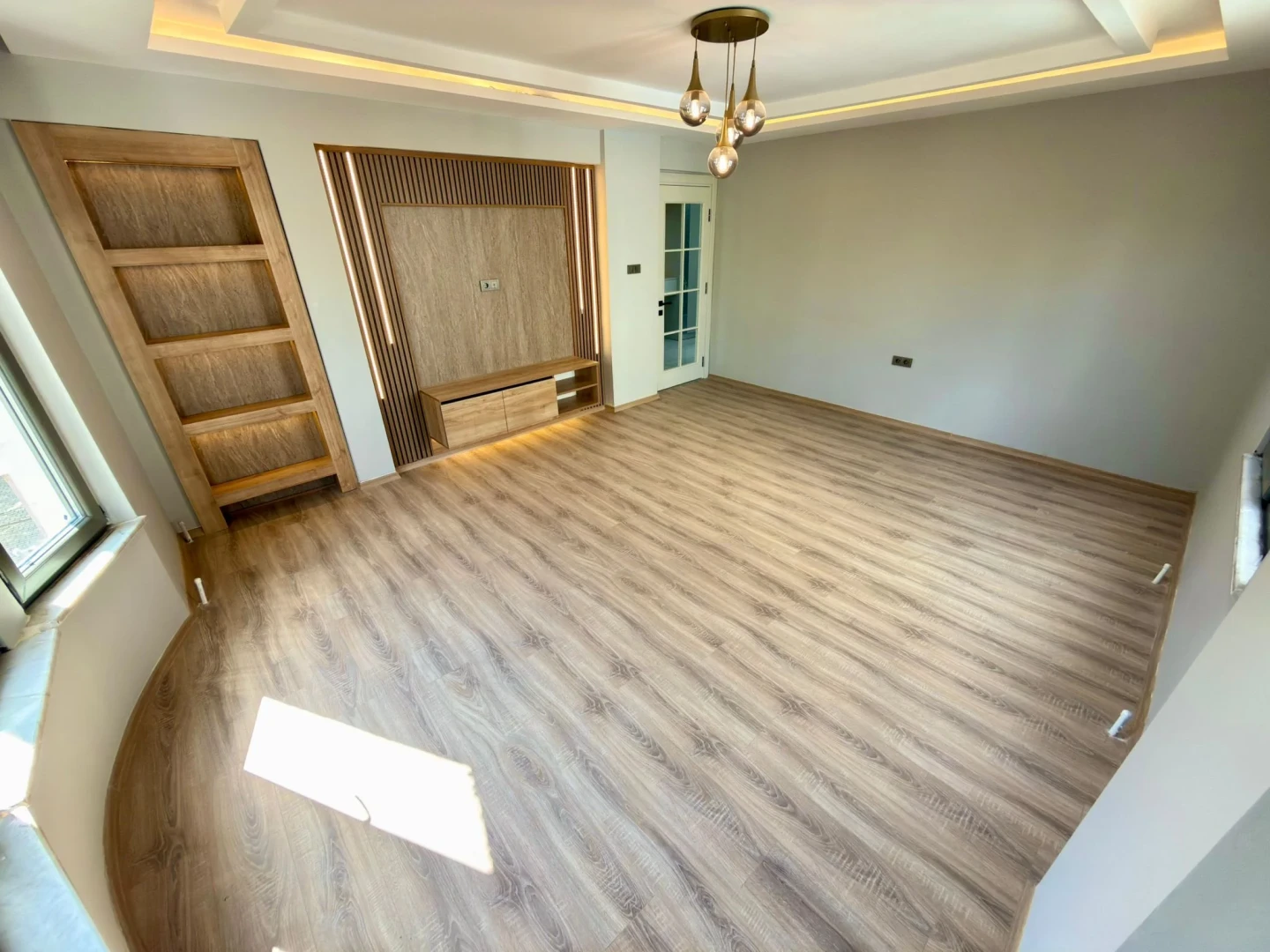YÜKSELDEN ALTINKUMDA ARA KAT ÖN CEPHE ULTRA LÜX 3+1 DAİRE