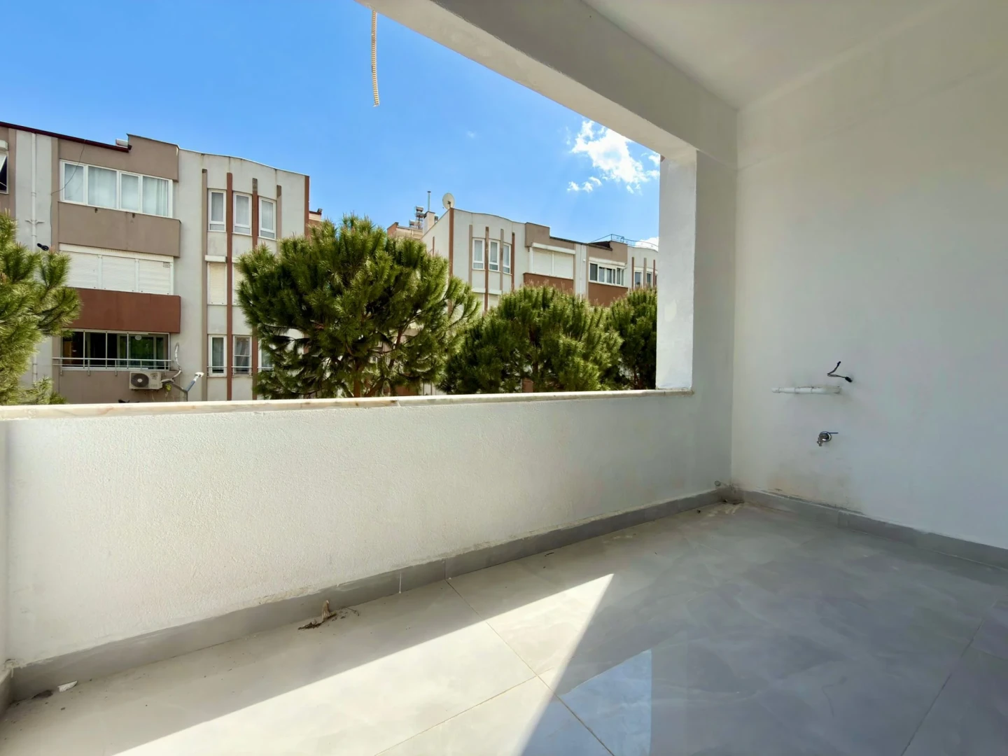 YÜKSELDEN ALTINKUMDA ARA KAT ÖN CEPHE ULTRA LÜX 3+1 DAİRE