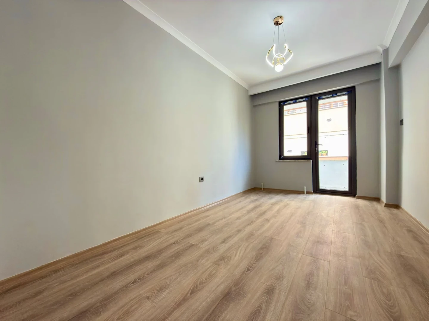 YÜKSELDEN ALTINKUMDA ARA KAT ÖN CEPHE ULTRA LÜX 3+1 DAİRE