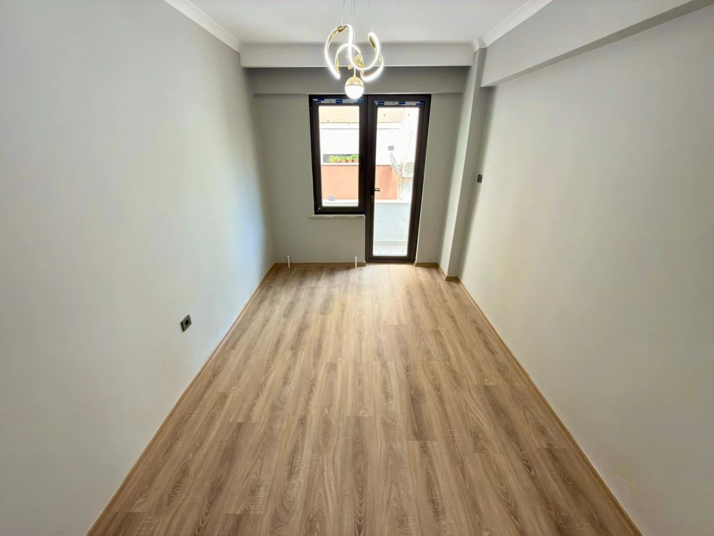 YÜKSELDEN ALTINKUMDA ARA KAT ÖN CEPHE ULTRA LÜX 3+1 DAİRE