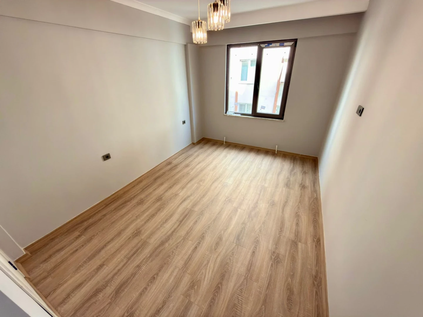 YÜKSELDEN ALTINKUMDA ARA KAT ÖN CEPHE ULTRA LÜX 3+1 DAİRE