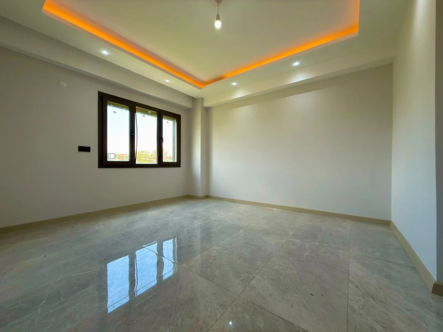 YÜKSELDEN AKÇAYDA 600 M2 TAM BAĞIMSIZ ARSA HAVUZLU 3+1 VİLLA