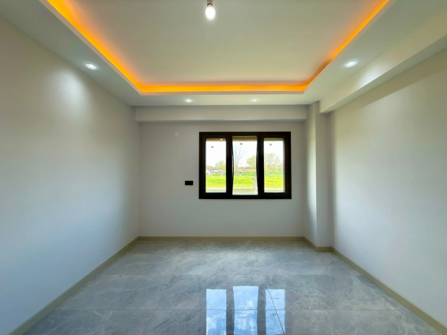 YÜKSELDEN AKÇAYDA 600 M2 TAM BAĞIMSIZ ARSA HAVUZLU 3+1 VİLLA