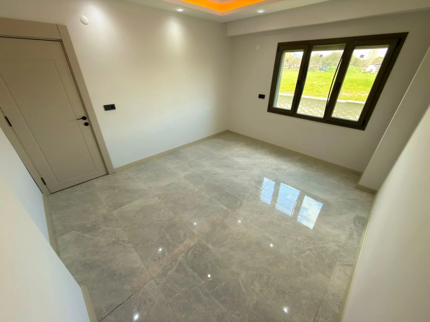 YÜKSELDEN AKÇAYDA 600 M2 TAM BAĞIMSIZ ARSA HAVUZLU 3+1 VİLLA