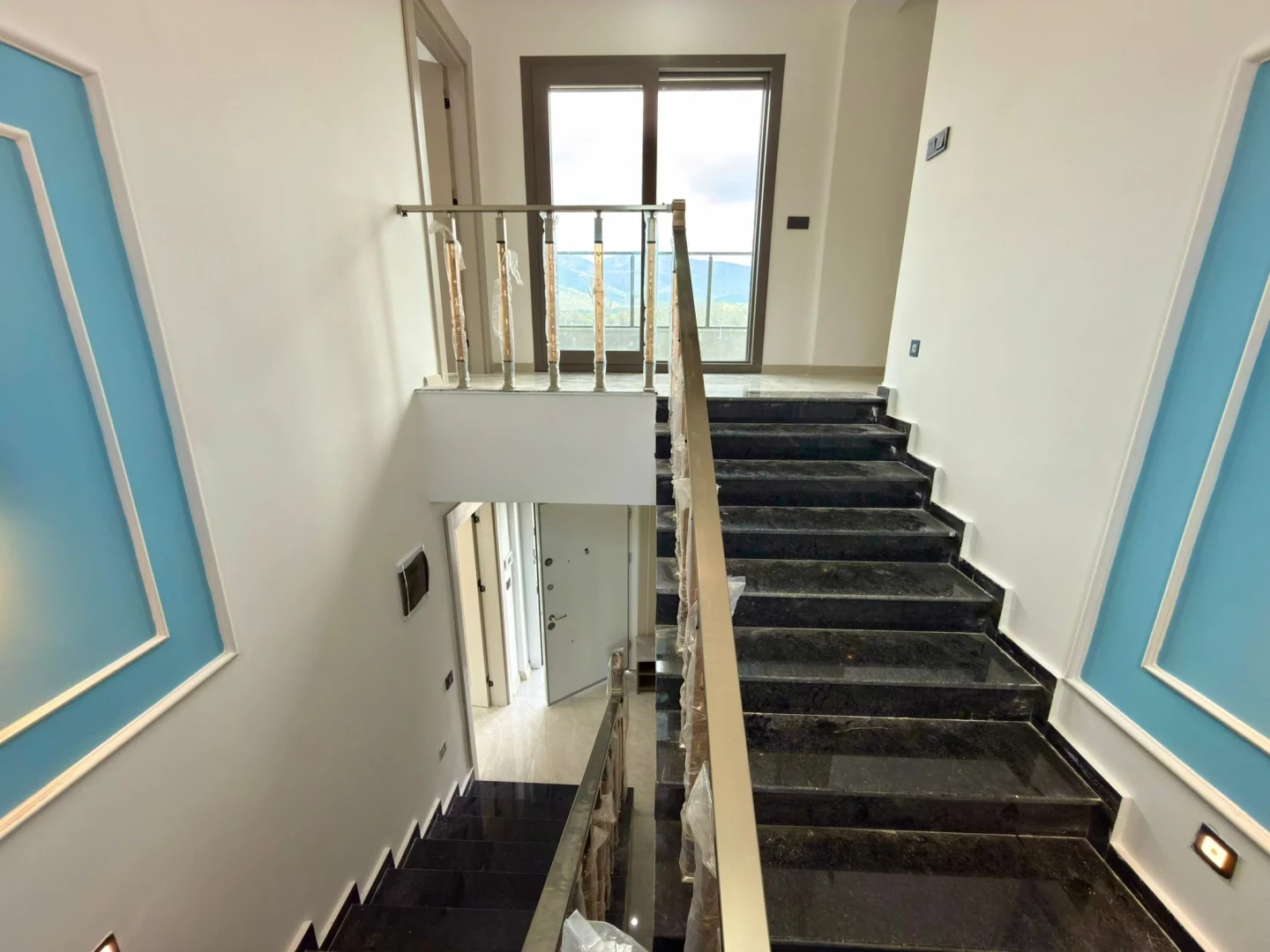 YÜKSELDEN AKÇAYDA 600 M2 TAM BAĞIMSIZ ARSA HAVUZLU 3+1 VİLLA