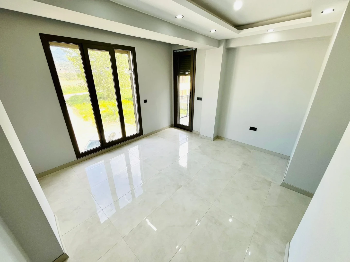 YÜKSELDEN GÜREDE DENİZE 100 MT ULTRA LÜX 3+1 SATILIK VİLLA