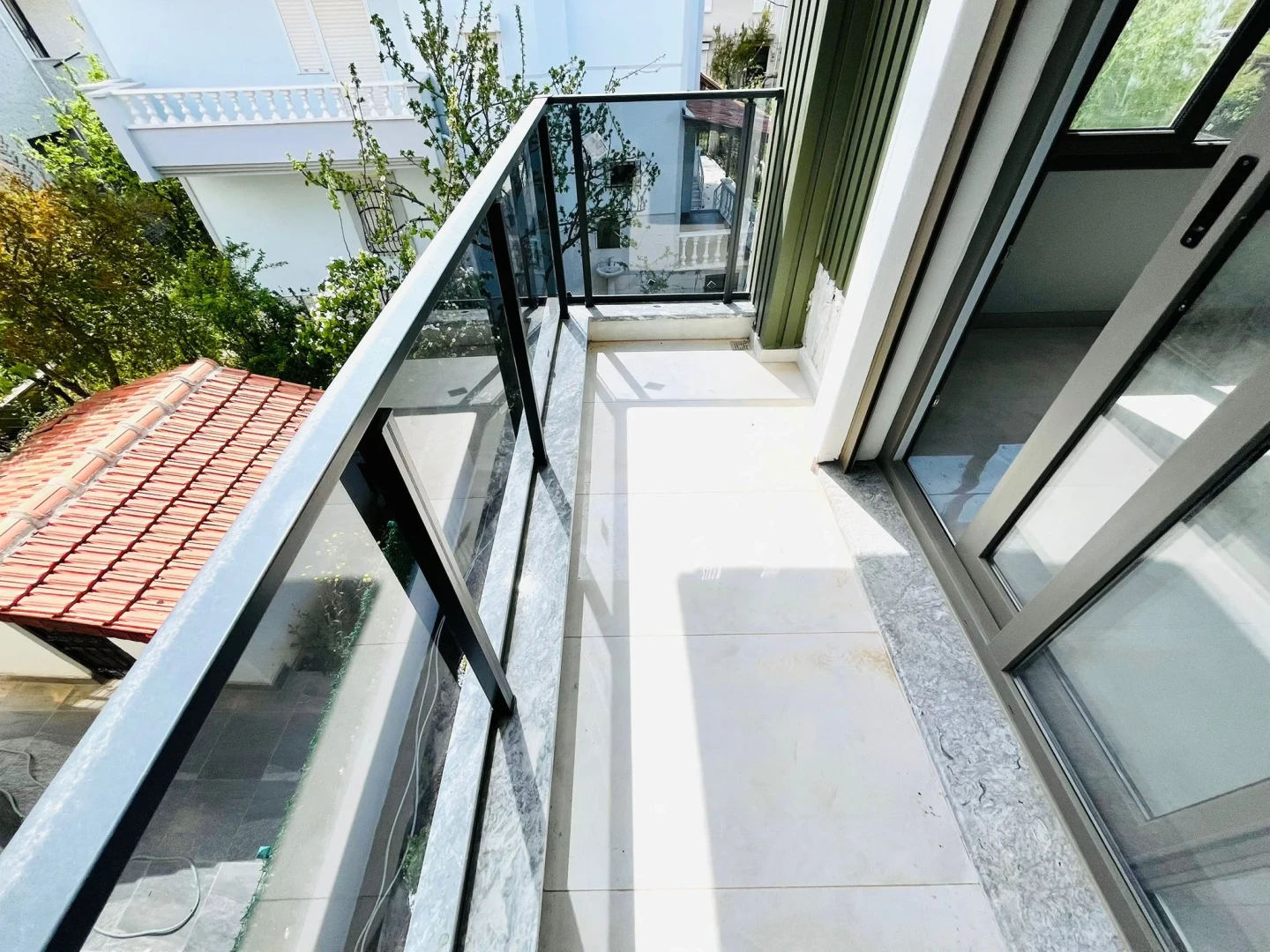 YÜKSELDEN GÜREDE DENİZE 100 MT ULTRA LÜX 3+1 SATILIK VİLLA