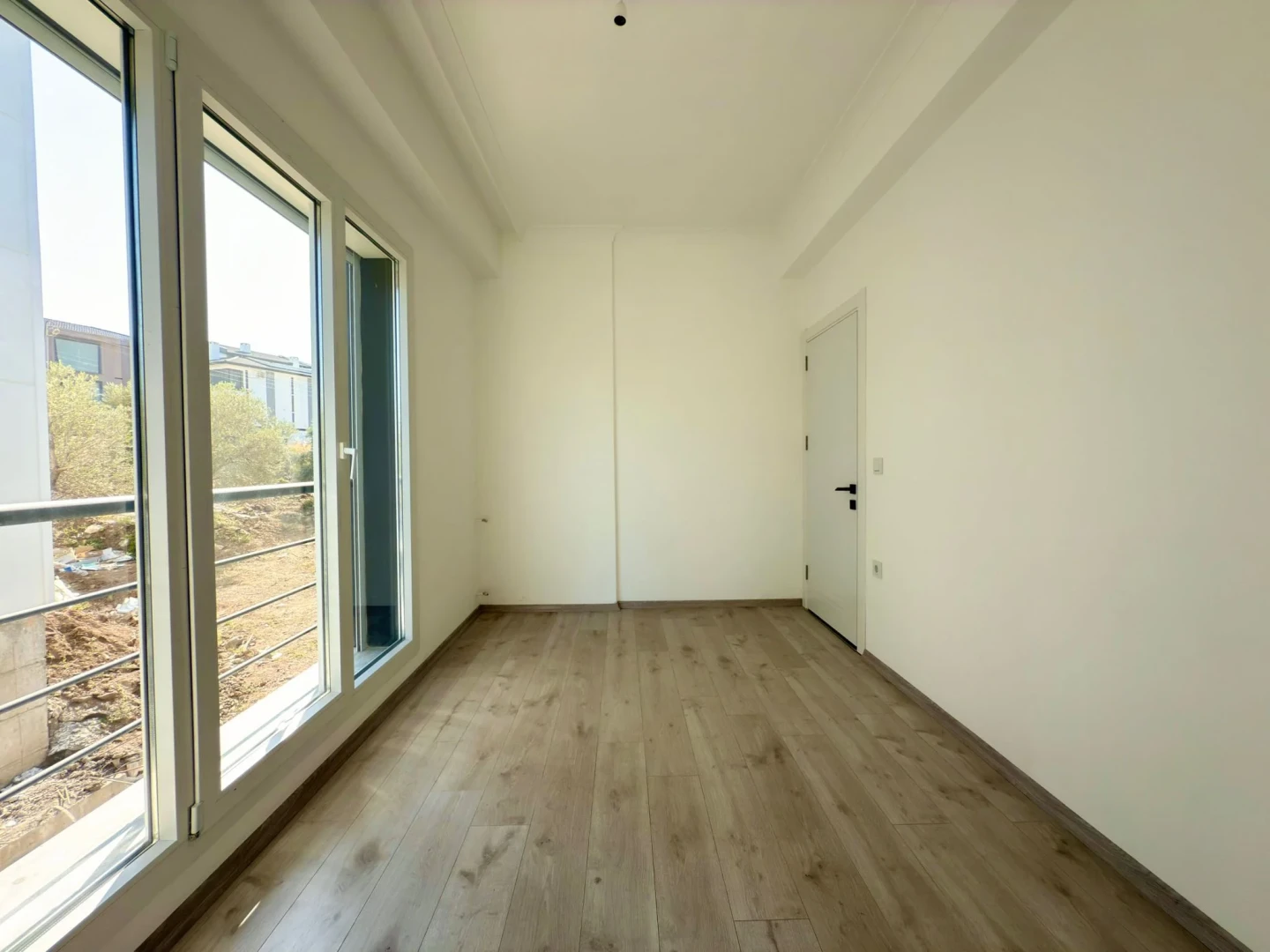 YÜKSELDEN GÜREDE EŞSİZ ÇAY MANZARASI İLE ULTRA LÜKS GENİŞ VİLLA