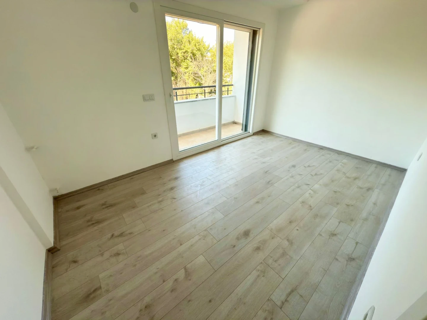 YÜKSELDEN GÜREDE EŞSİZ ÇAY MANZARASI İLE ULTRA LÜKS GENİŞ VİLLA