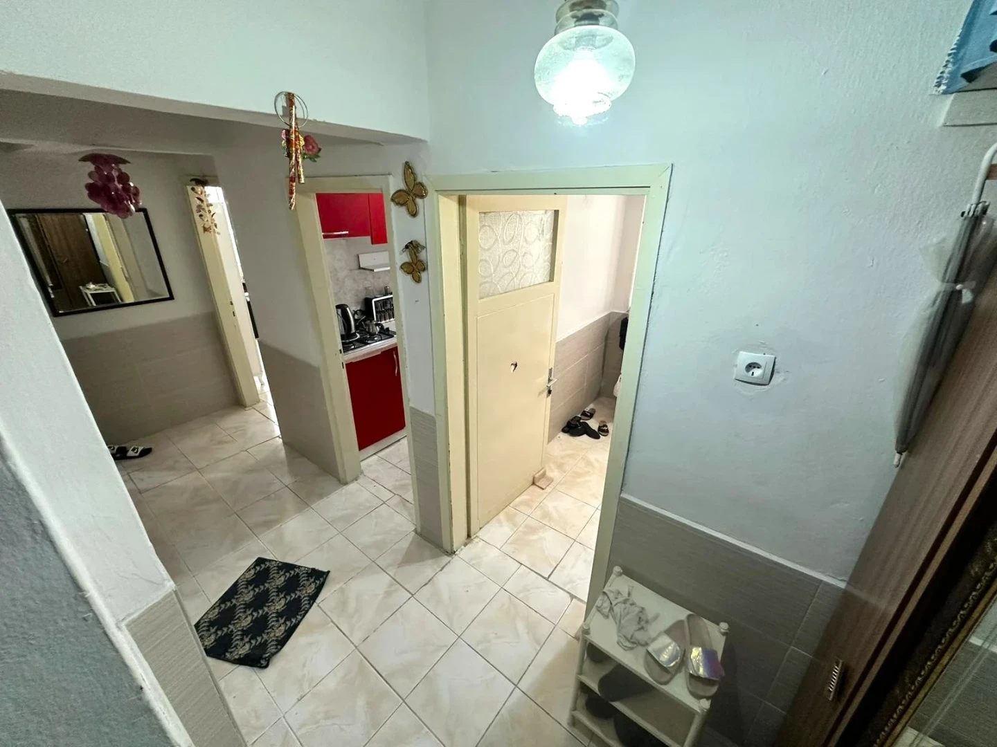 YÜKSELDEN AKÇAY MERKEZDE BAHÇE KULLANIMLI DENİZE 200mt 2+1 DAİRE