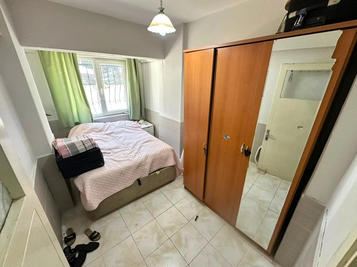 YÜKSELDEN AKÇAY MERKEZDE BAHÇE KULLANIMLI DENİZE 200mt 2+1 DAİRE