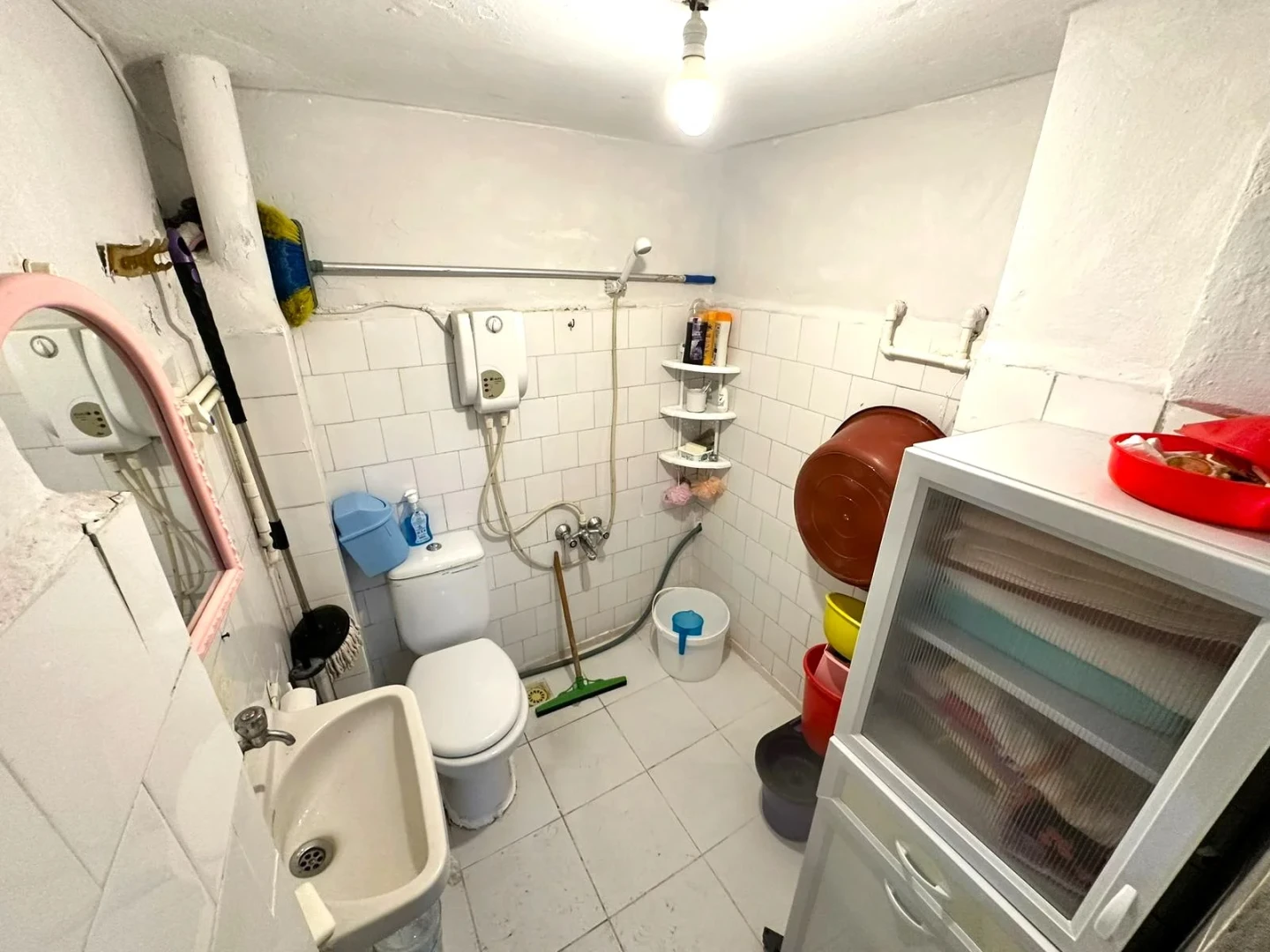 YÜKSELDEN AKÇAY MERKEZDE BAHÇE KULLANIMLI DENİZE 200mt 2+1 DAİRE