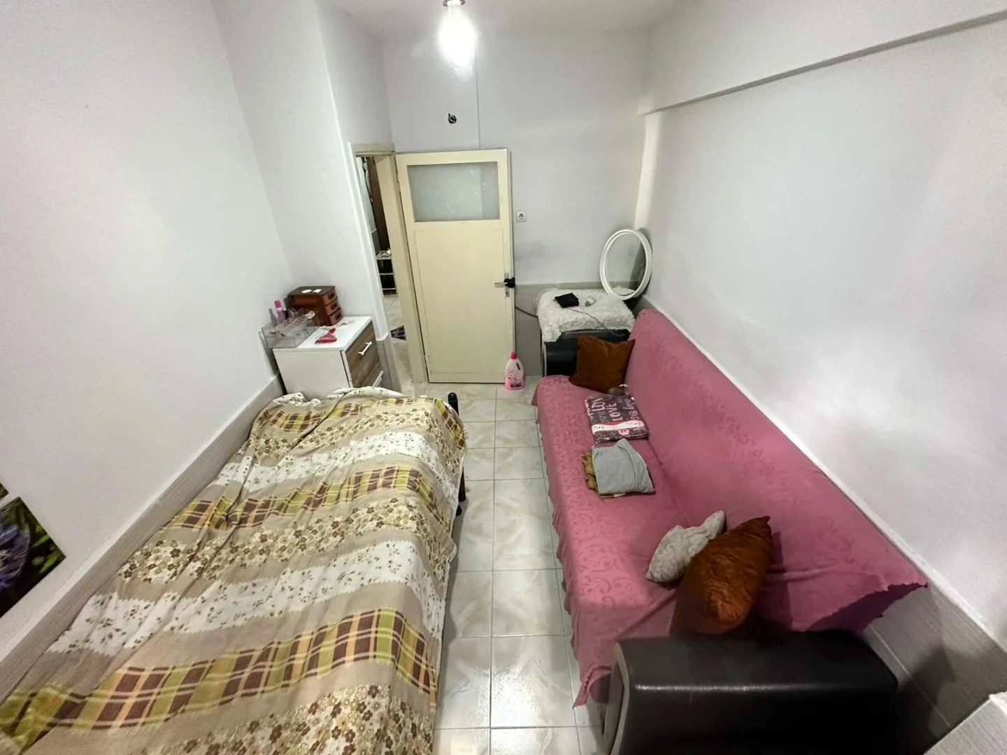 YÜKSELDEN AKÇAY MERKEZDE BAHÇE KULLANIMLI DENİZE 200mt 2+1 DAİRE