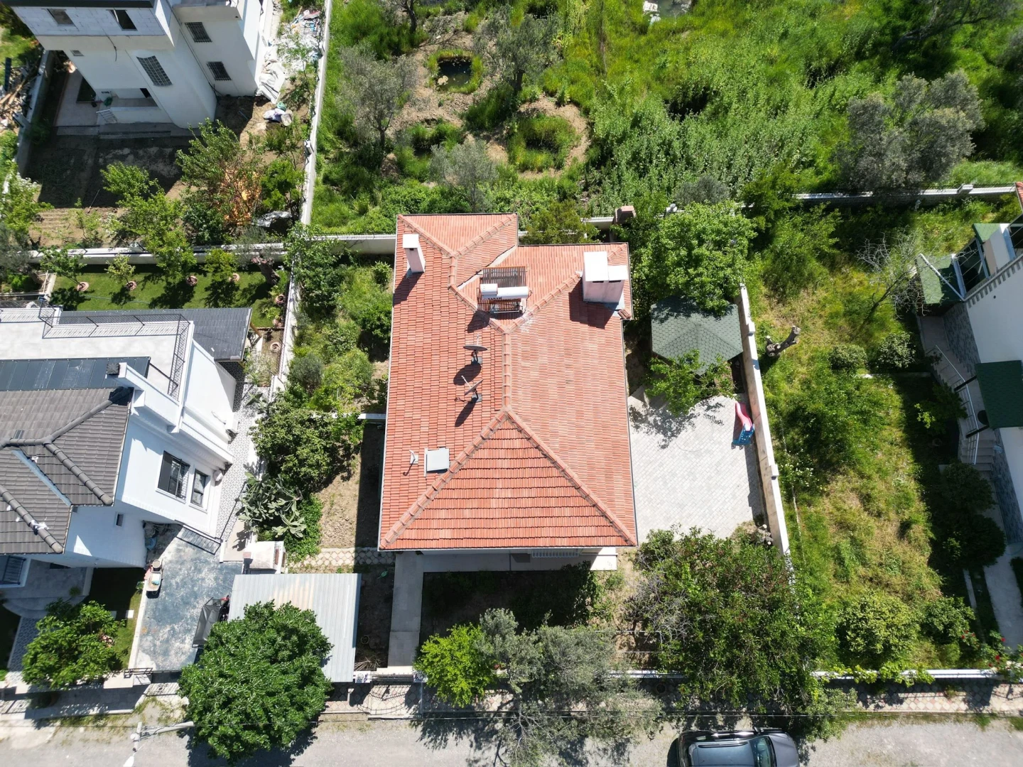 YÜKSELDEN GÜRENİN EN DEĞERLİ YERİNDE TAM BAĞIMSIZ 7+2EŞSİZ VİLLA