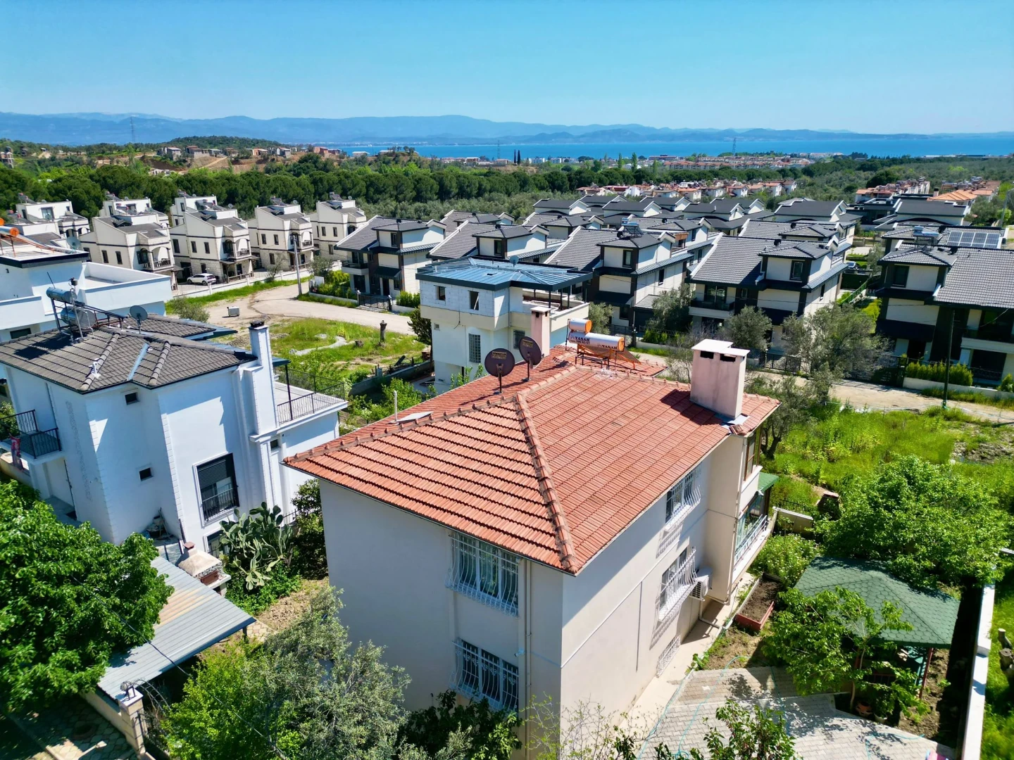 YÜKSELDEN GÜRENİN EN DEĞERLİ YERİNDE TAM BAĞIMSIZ 7+2EŞSİZ VİLLA
