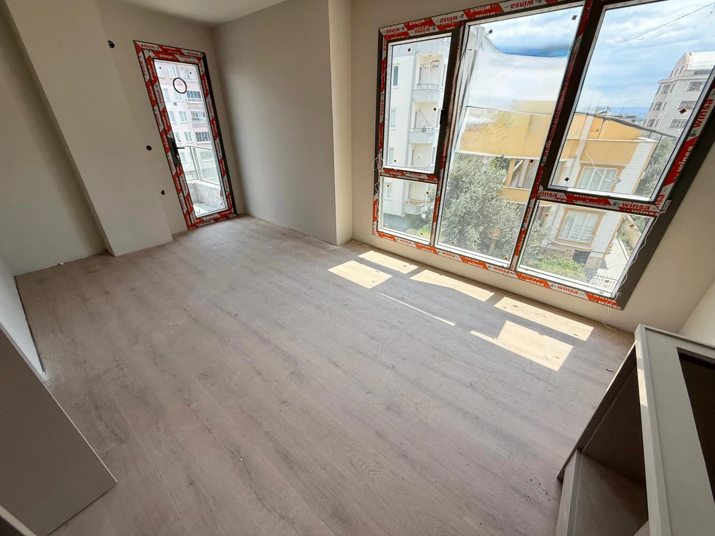 彡YÜKSEL'DEN KADIKÖY'DE ARAKAT LÜKS İŞÇİLİK 1+1 SIFIR DAİRE彡