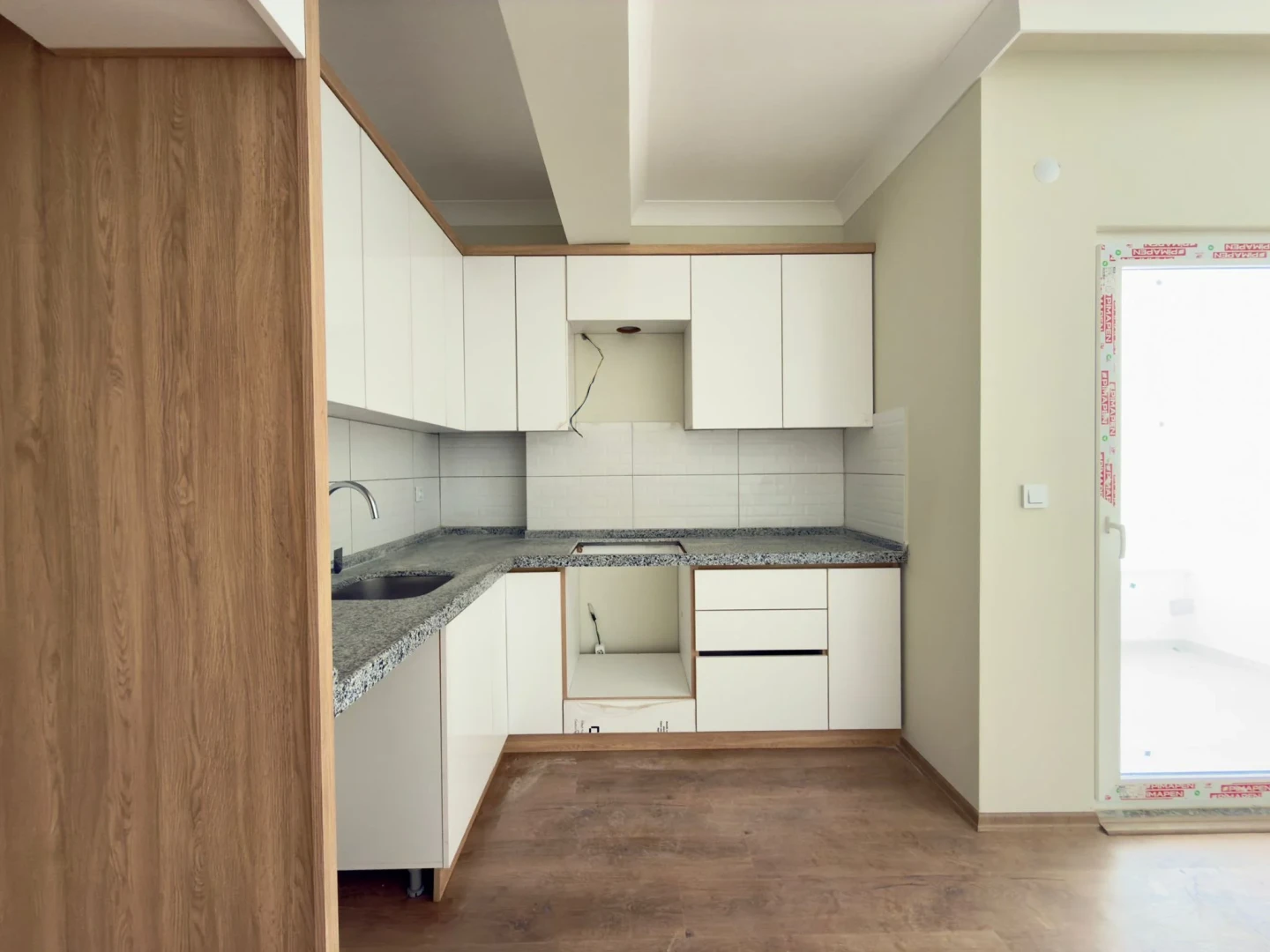 YÜKSELDEN ZEYTİNLİDE ŞOK FIRSAT! ULTRA GENİŞ SATILIK 1+1 DAİRE