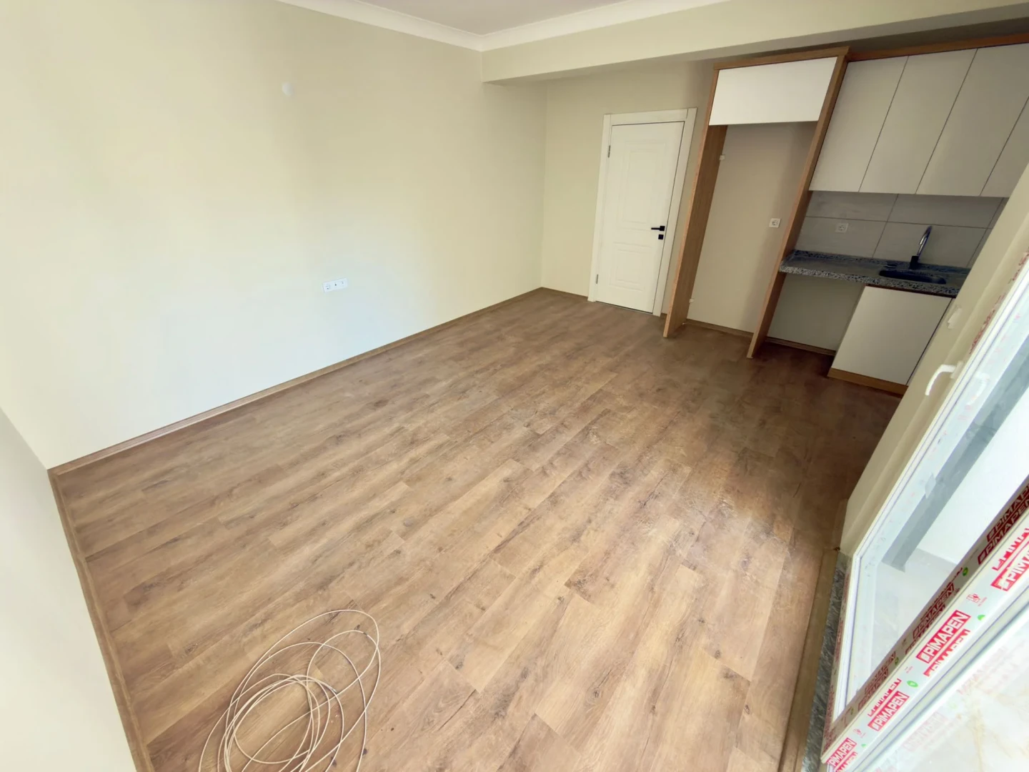 YÜKSELDEN ZEYTİNLİDE ŞOK FIRSAT! ULTRA GENİŞ SATILIK 1+1 DAİRE
