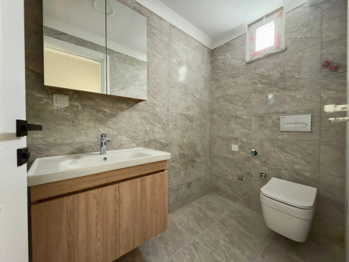YÜKSELDEN ZEYTİNLİDE ŞOK FIRSAT! ULTRA GENİŞ SATILIK 1+1 DAİRE