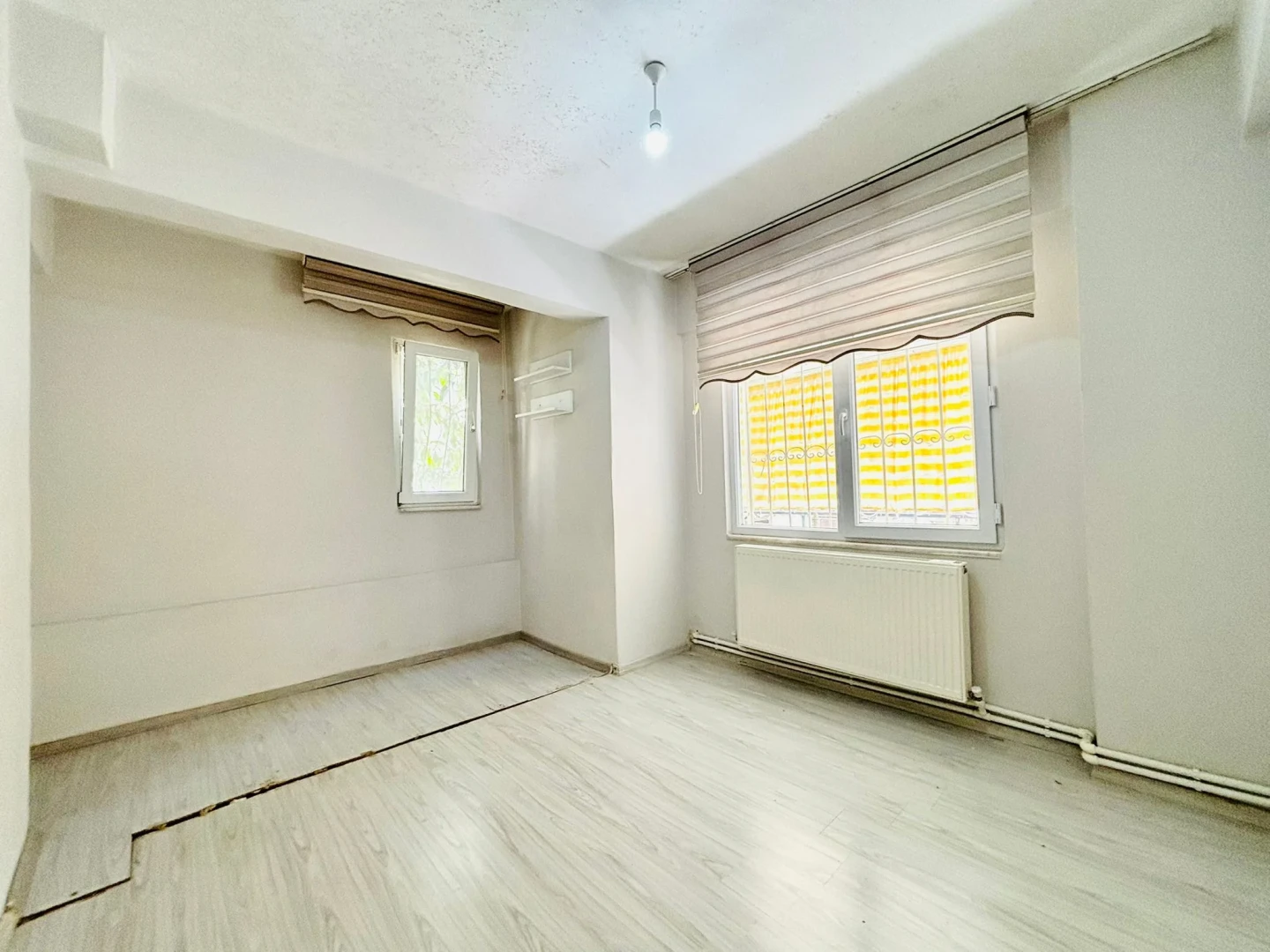 YÜKSELDEN AKÇAY CUMA PAZARINA YAKIN MANTOLAMALI FIRSAT 2+1 DAİRE