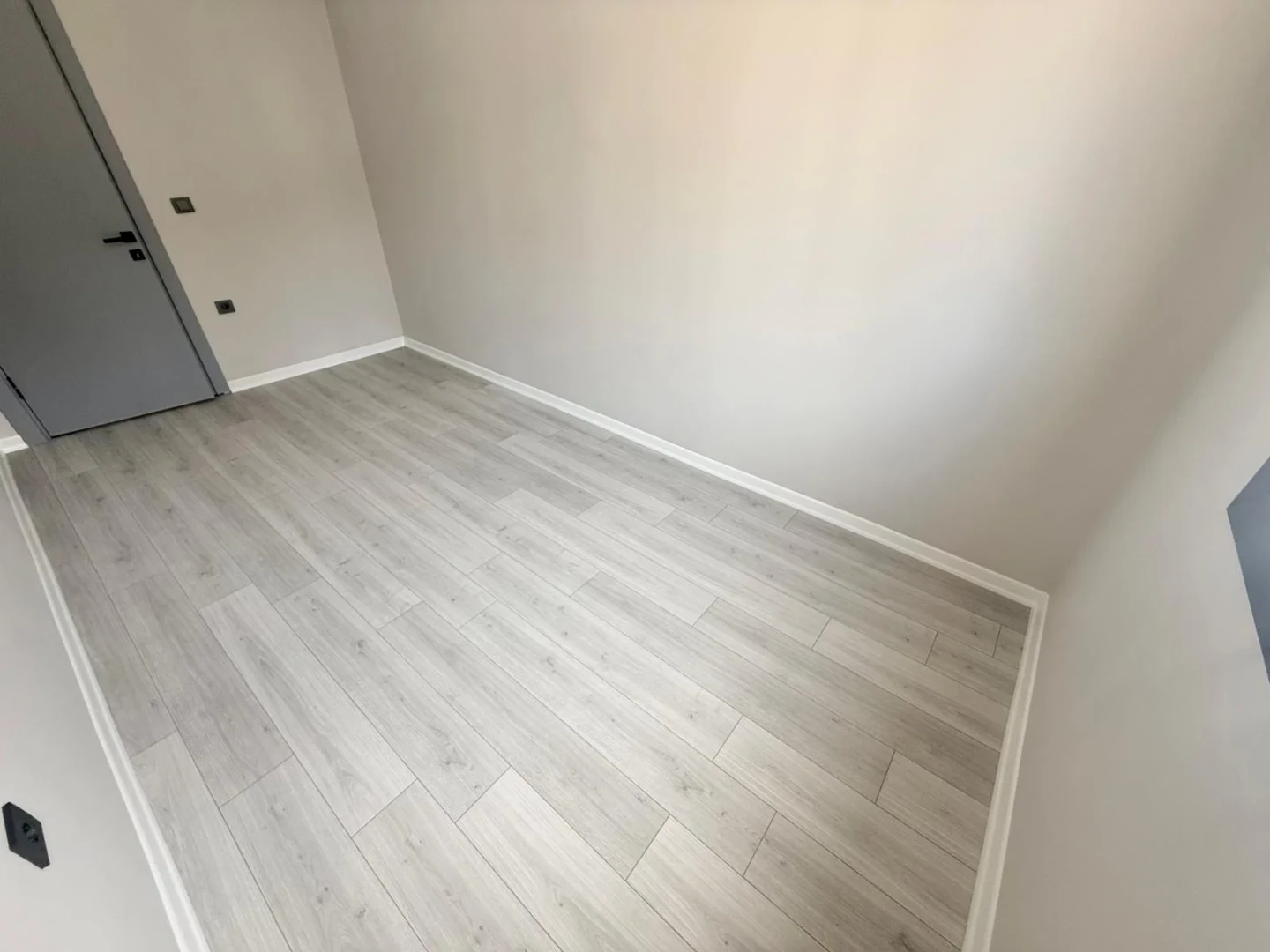 彡YÜKSELDEN KADIKÖY'DE DOĞA MANZARASIYLA 1+1 SİTE İÇİNDE HAVUZLU彡