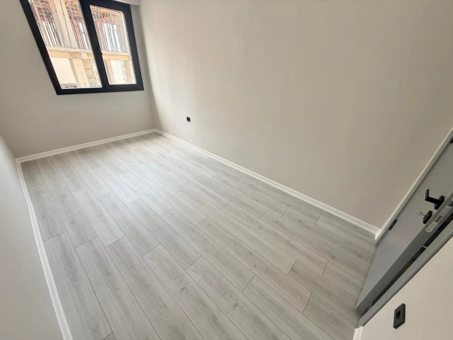 彡YÜKSELDEN KADIKÖY'DE DOĞA MANZARASIYLA 1+1 SİTE İÇİNDE HAVUZLU彡