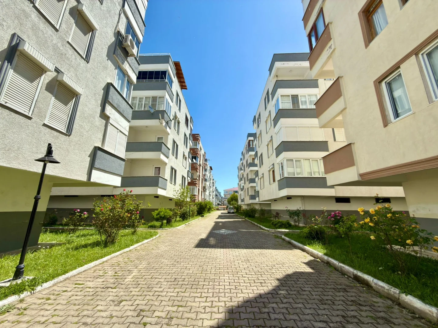 YÜKSELDEN ALTINKUM ARAKAT ÖN CEPHE AYRI MUTFAK SATILIK 2+1 DAİRE