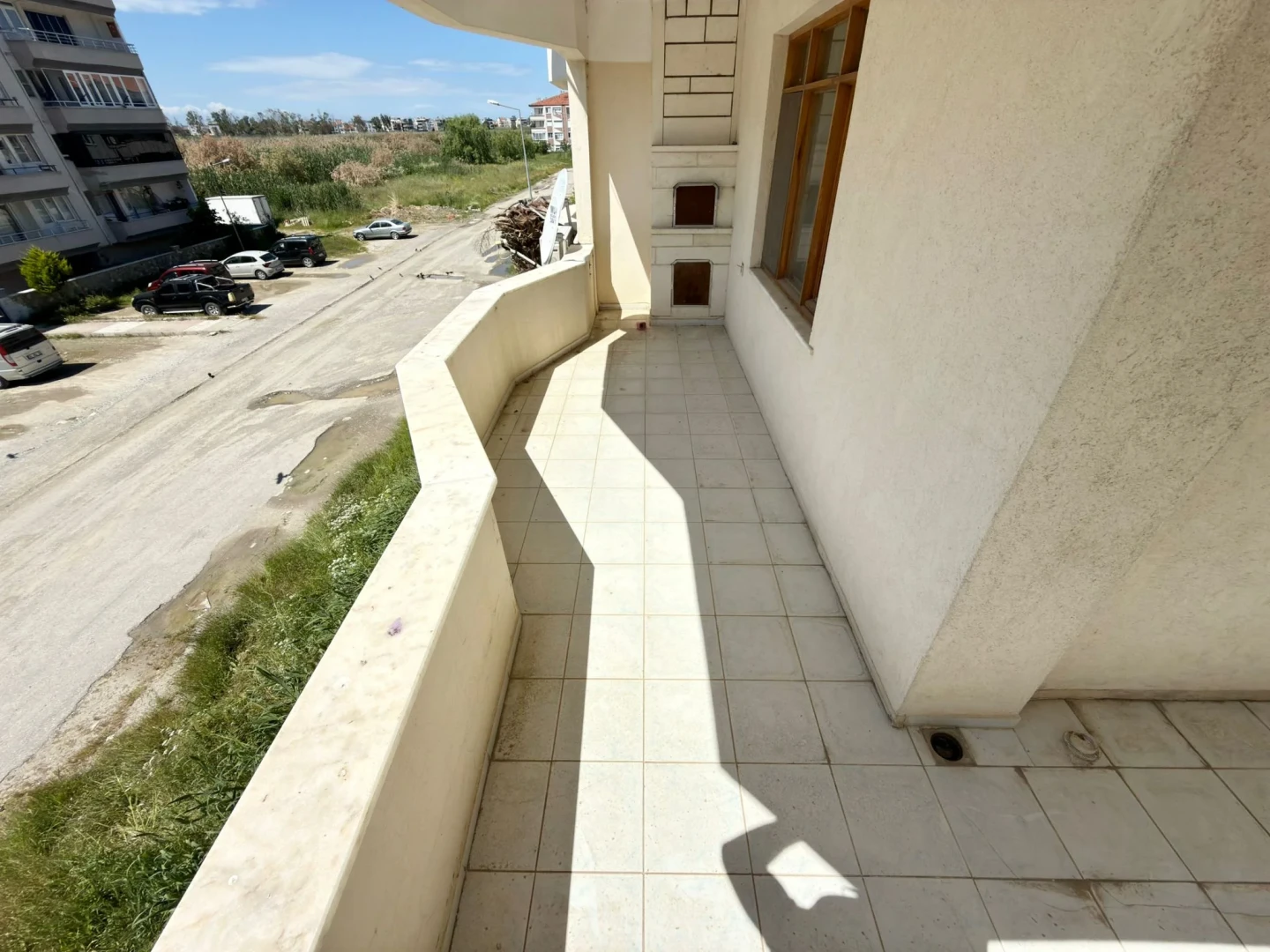 YÜKSELDEN ALTINKUM ARAKAT ÖN CEPHE AYRI MUTFAK SATILIK 2+1 DAİRE