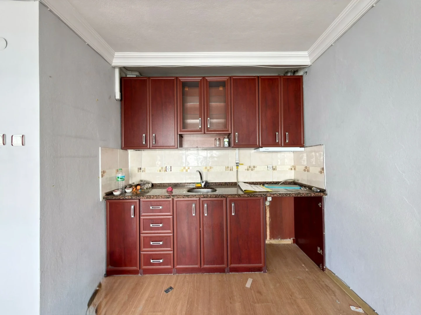 YÜKSELDEN HARİKA KONUMDA ÖN CEPHE DENİZE 300 M SATILIK 2+1 DAİRE