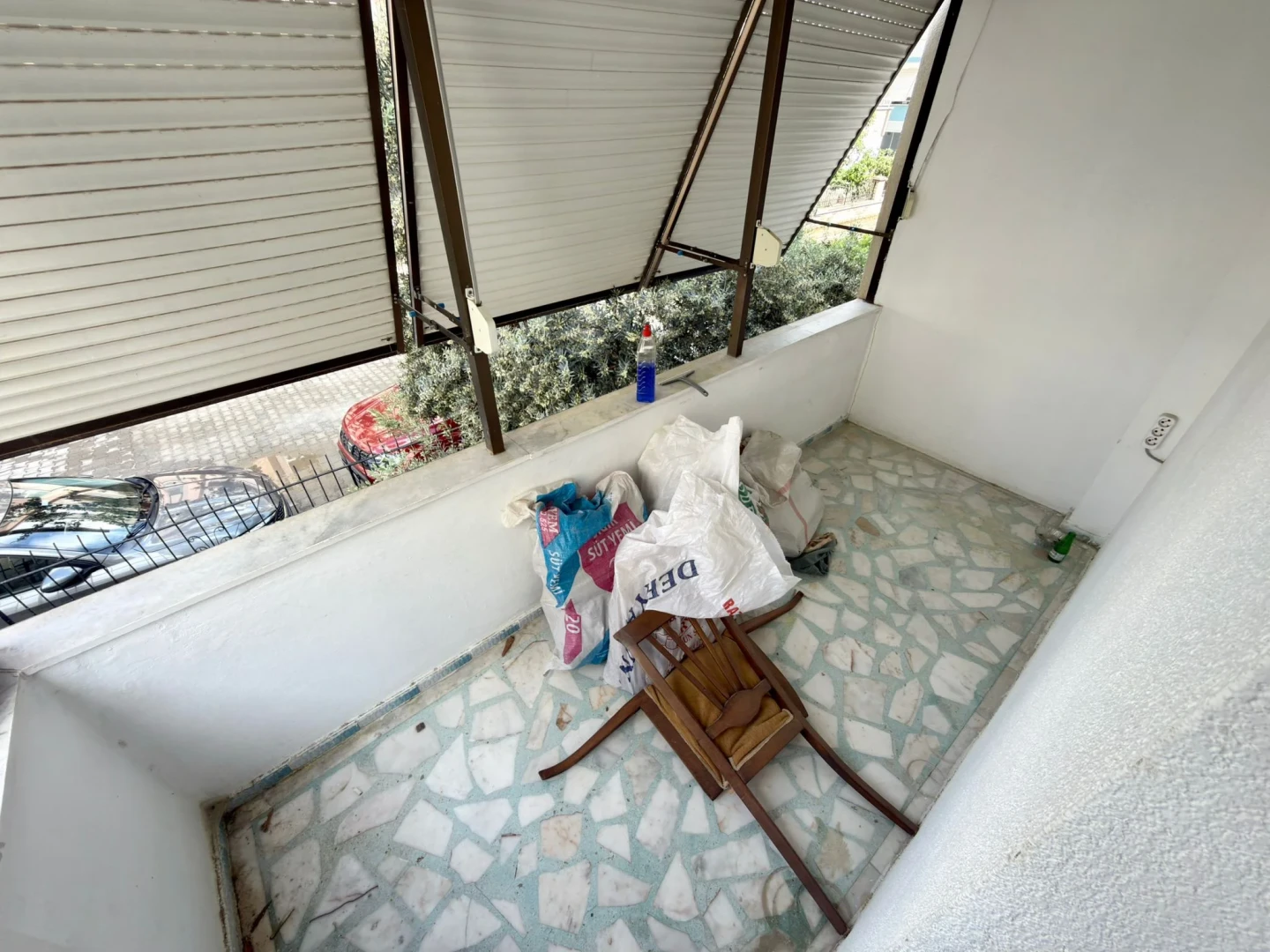 YÜKSELDEN HARİKA KONUMDA ÖN CEPHE DENİZE 300 M SATILIK 2+1 DAİRE