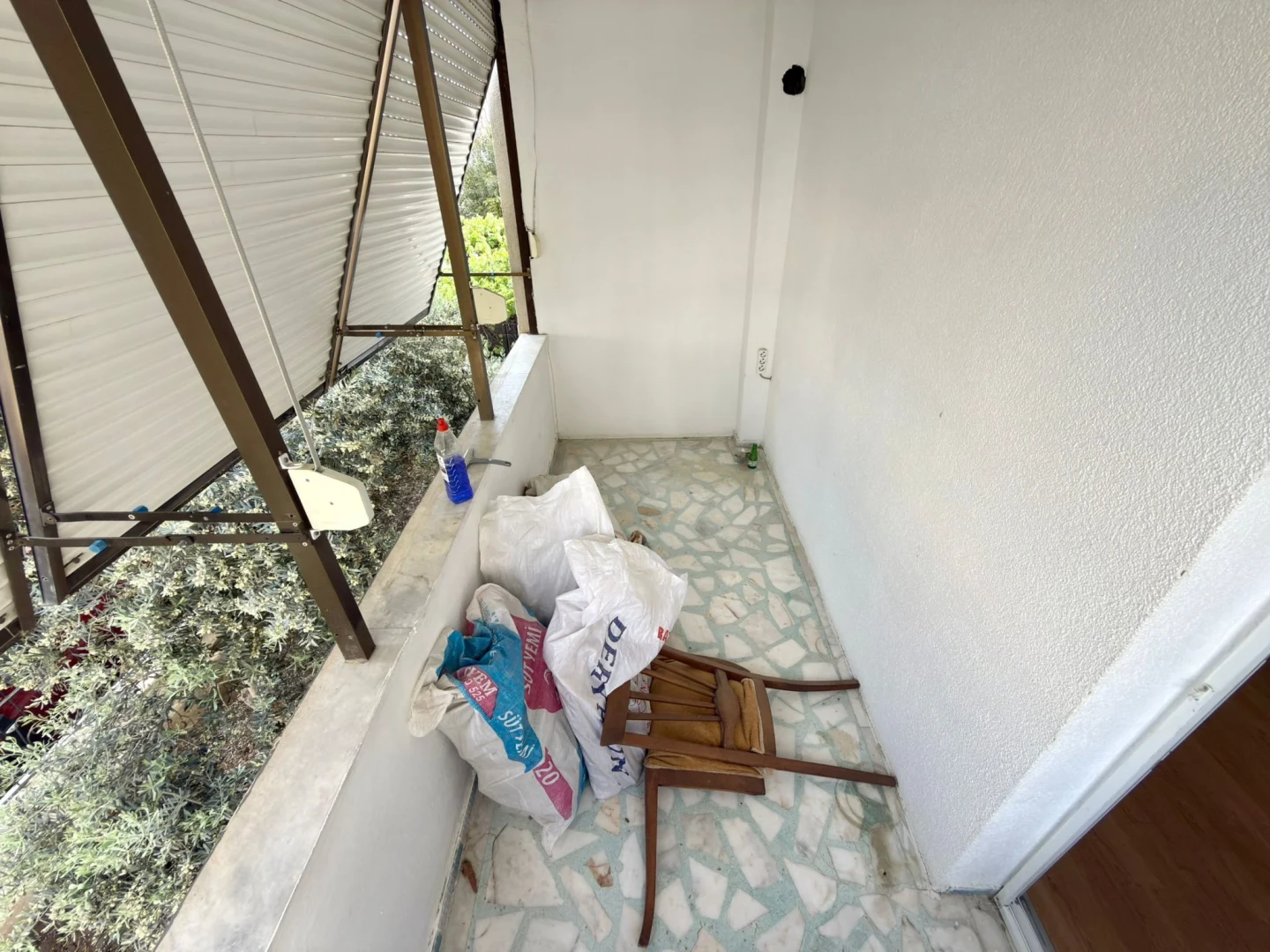 YÜKSELDEN HARİKA KONUMDA ÖN CEPHE DENİZE 300 M SATILIK 2+1 DAİRE