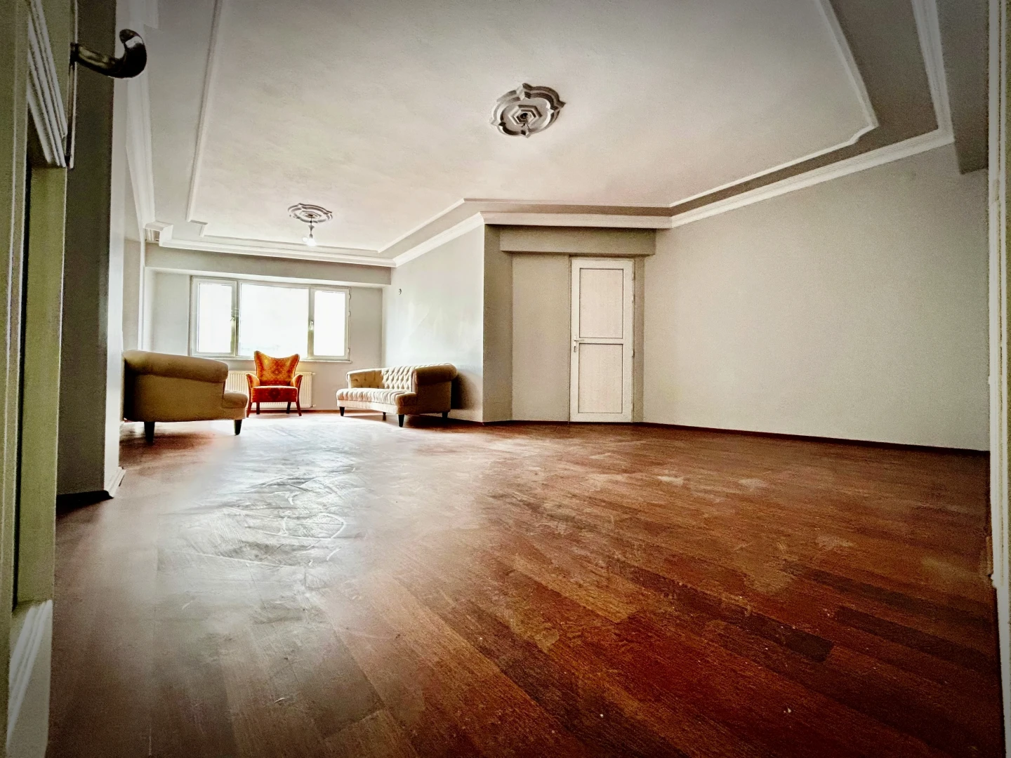 YÜKSEL'DEN CENNETAYAĞIN'DA 3+1 SSK MEVKİİNDE ARAKAT SATILIK DAİRE