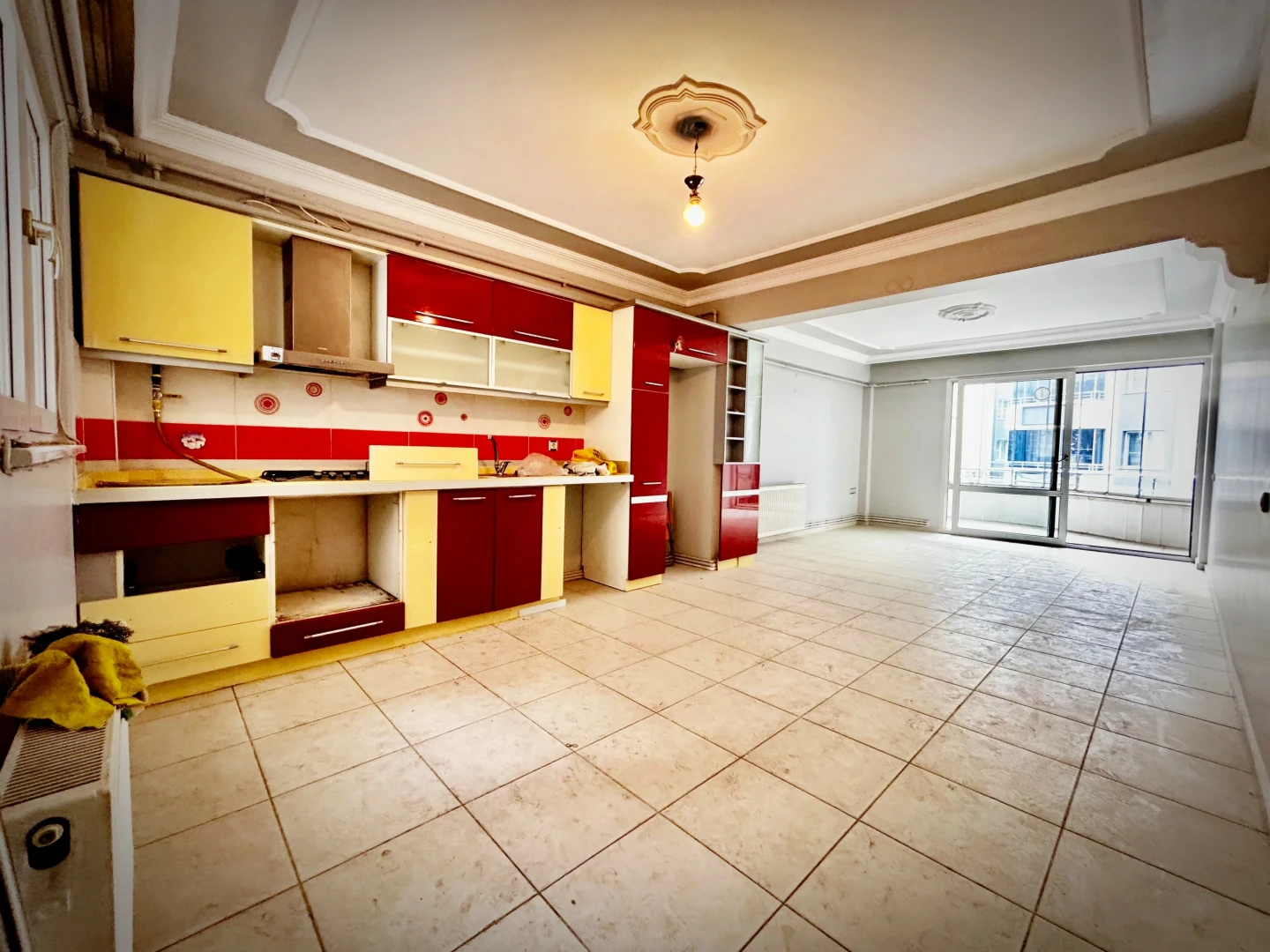 YÜKSEL'DEN CENNETAYAĞIN'DA 3+1 SSK MEVKİİNDE ARAKAT SATILIK DAİRE