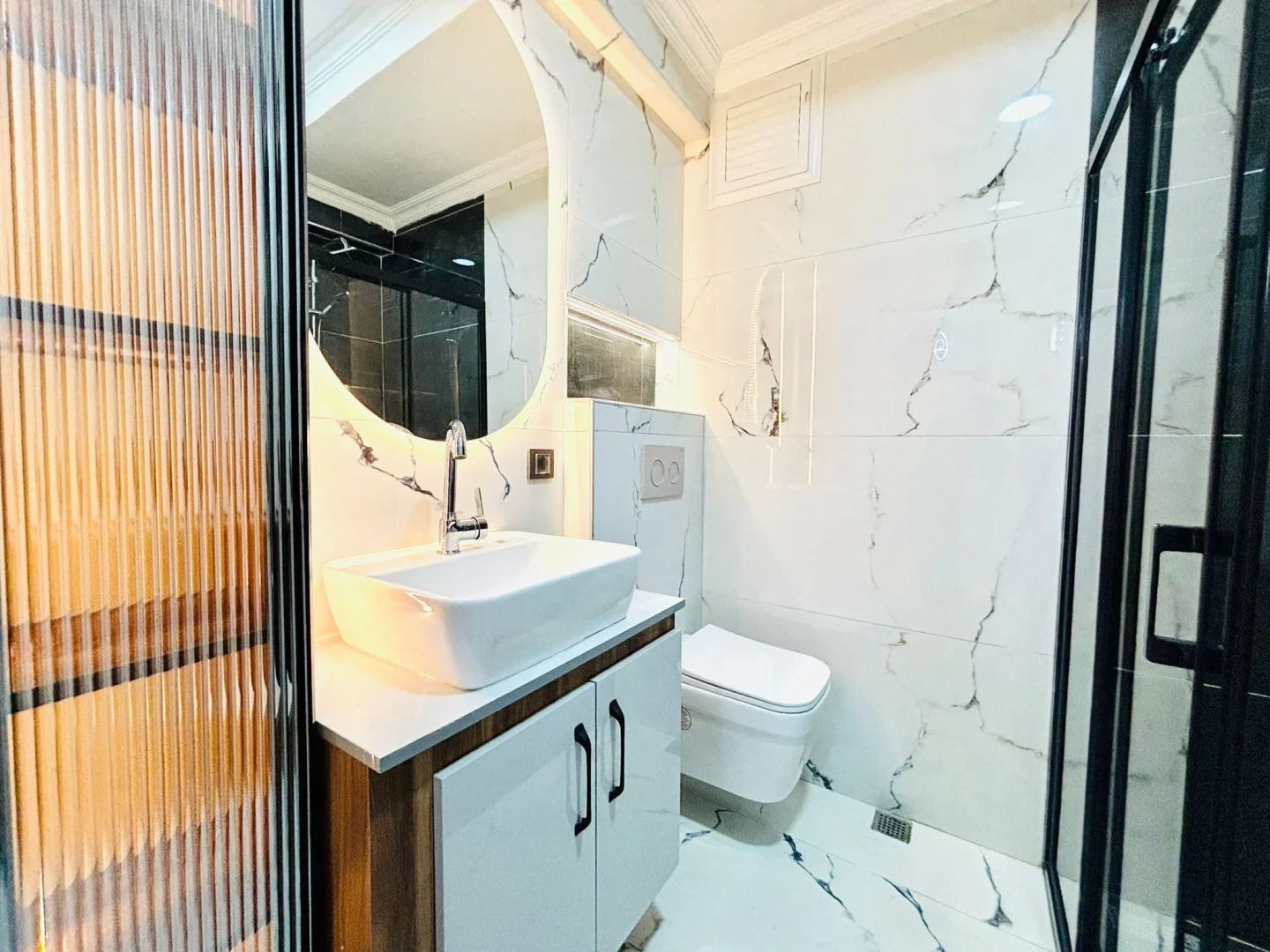 YÜKSELDEN ALTINKUMDA ÖN CEPHE AYRI MUTFAK GENÇ BİNA 2+1 DAİRE
