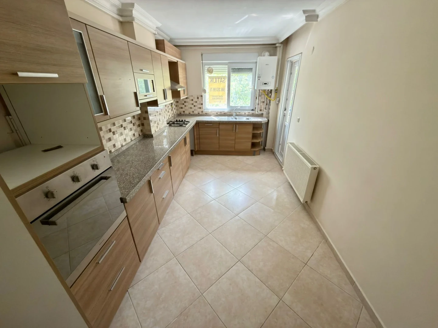 YÜKSELDEN AKÇAY MERKEZDE YENİ BİNADA GENİŞ DOĞALGAZLI 2+1 DAİRE