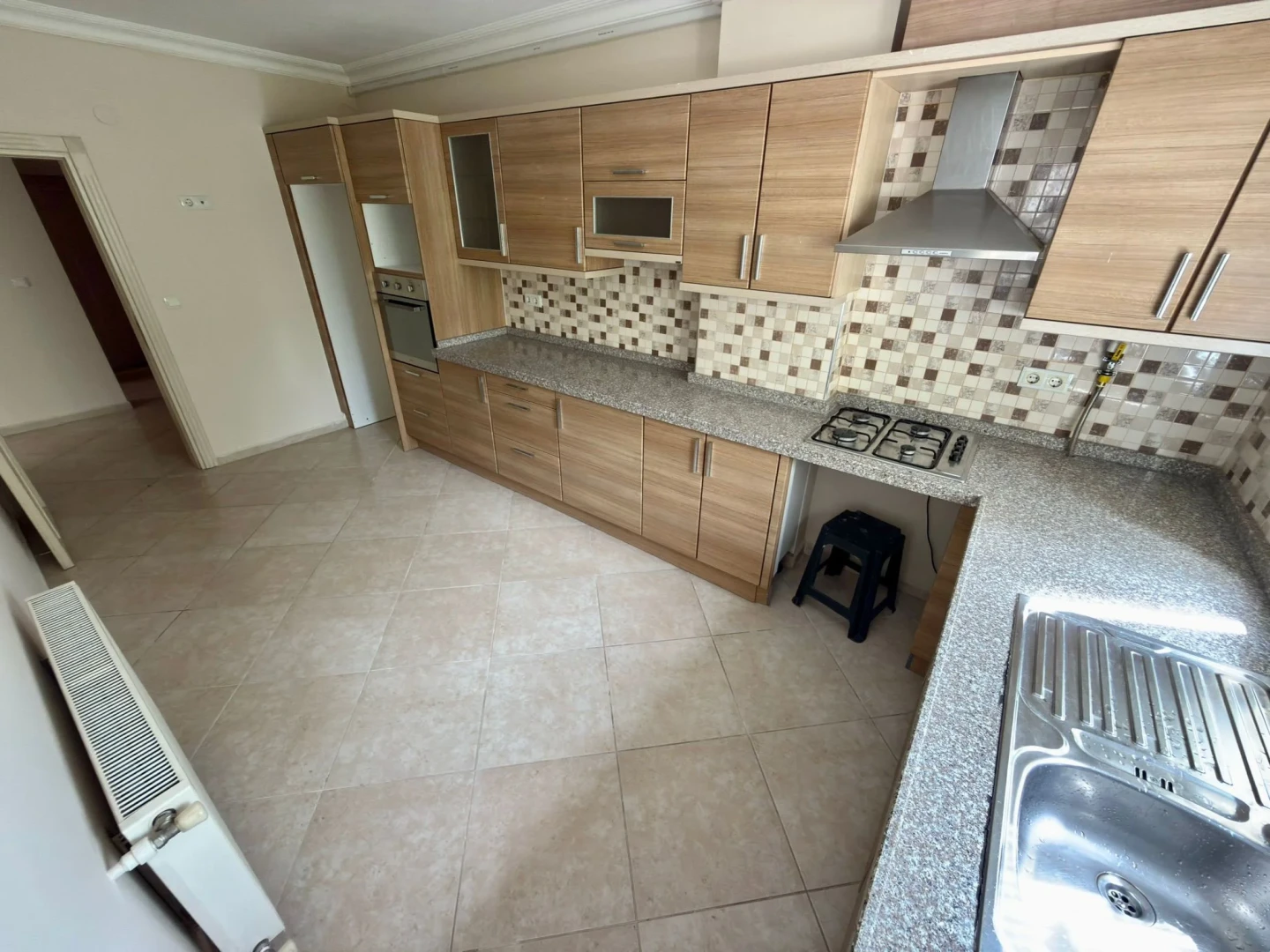 YÜKSELDEN AKÇAY MERKEZDE YENİ BİNADA GENİŞ DOĞALGAZLI 2+1 DAİRE