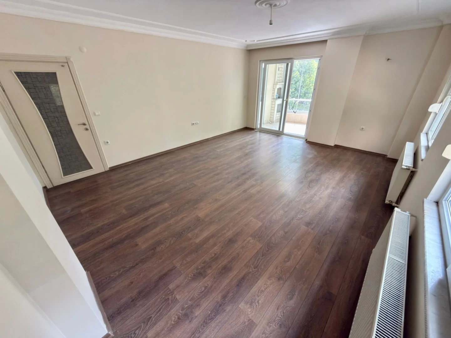 YÜKSELDEN AKÇAY MERKEZDE YENİ BİNADA GENİŞ DOĞALGAZLI 2+1 DAİRE