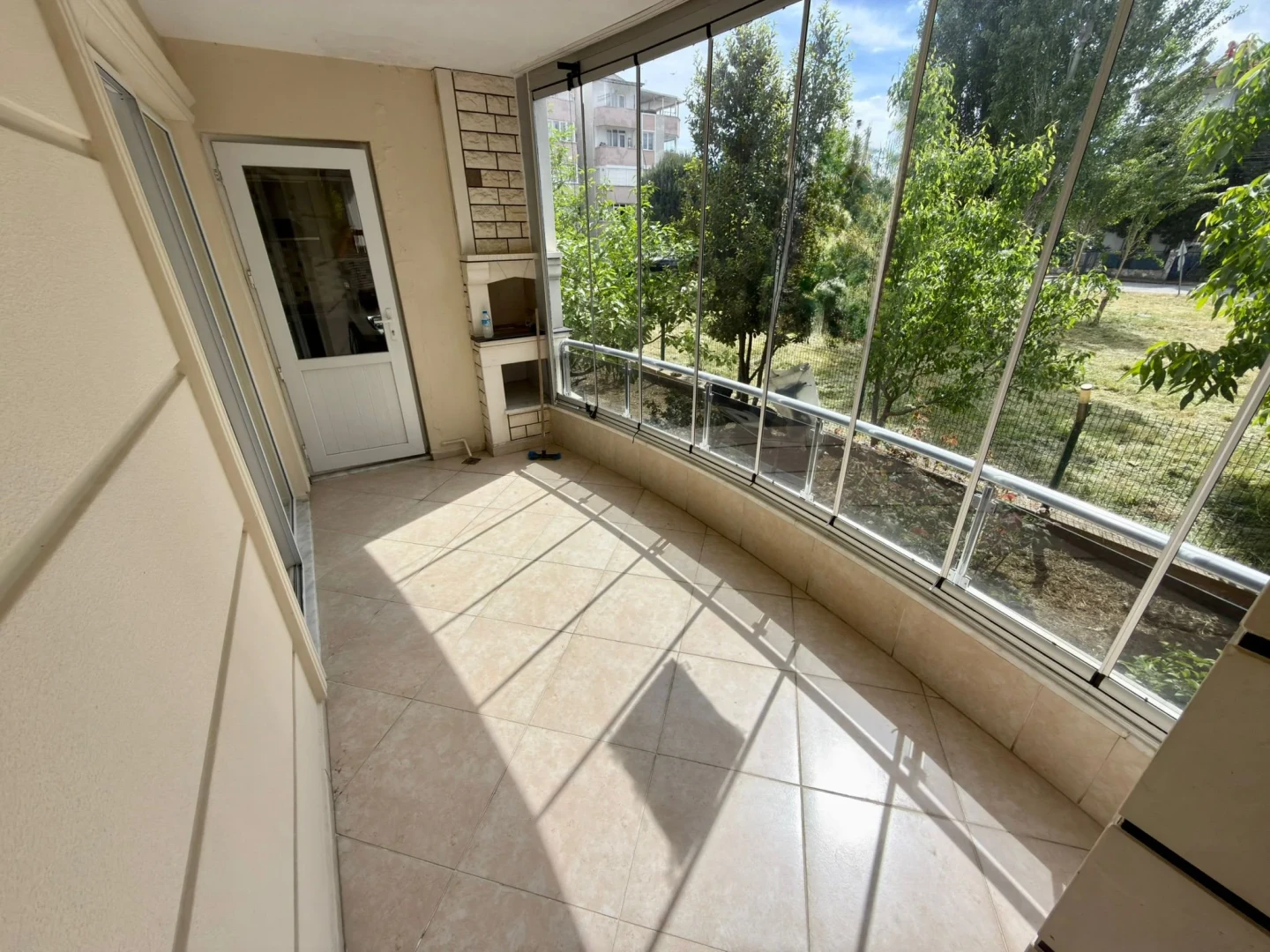 YÜKSELDEN AKÇAY MERKEZDE YENİ BİNADA GENİŞ DOĞALGAZLI 2+1 DAİRE