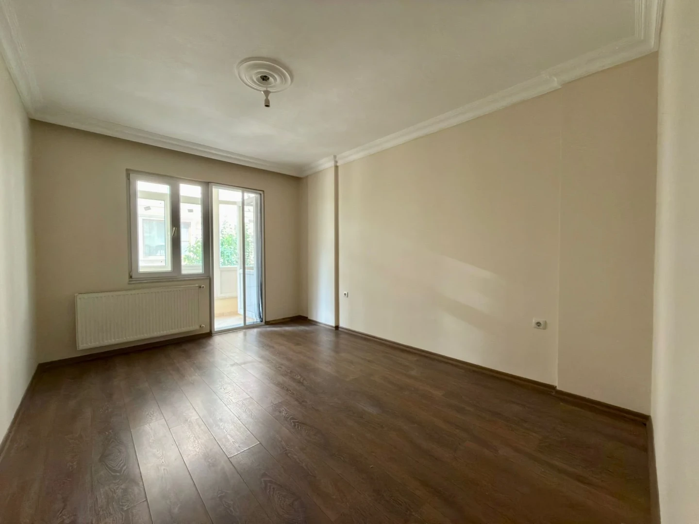 YÜKSELDEN AKÇAY MERKEZDE YENİ BİNADA GENİŞ DOĞALGAZLI 2+1 DAİRE