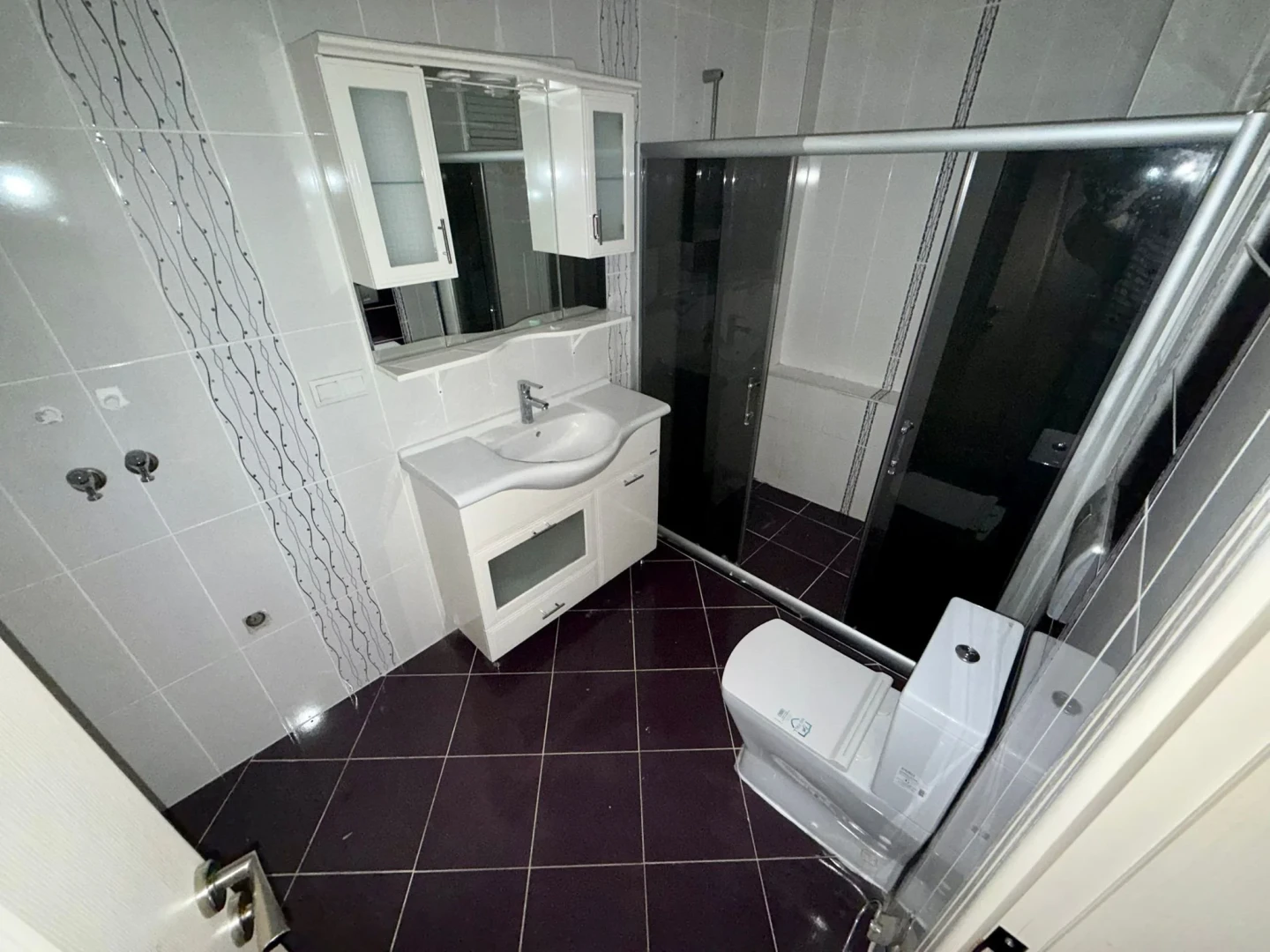 YÜKSELDEN AKÇAY MERKEZDE YENİ BİNADA GENİŞ DOĞALGAZLI 2+1 DAİRE