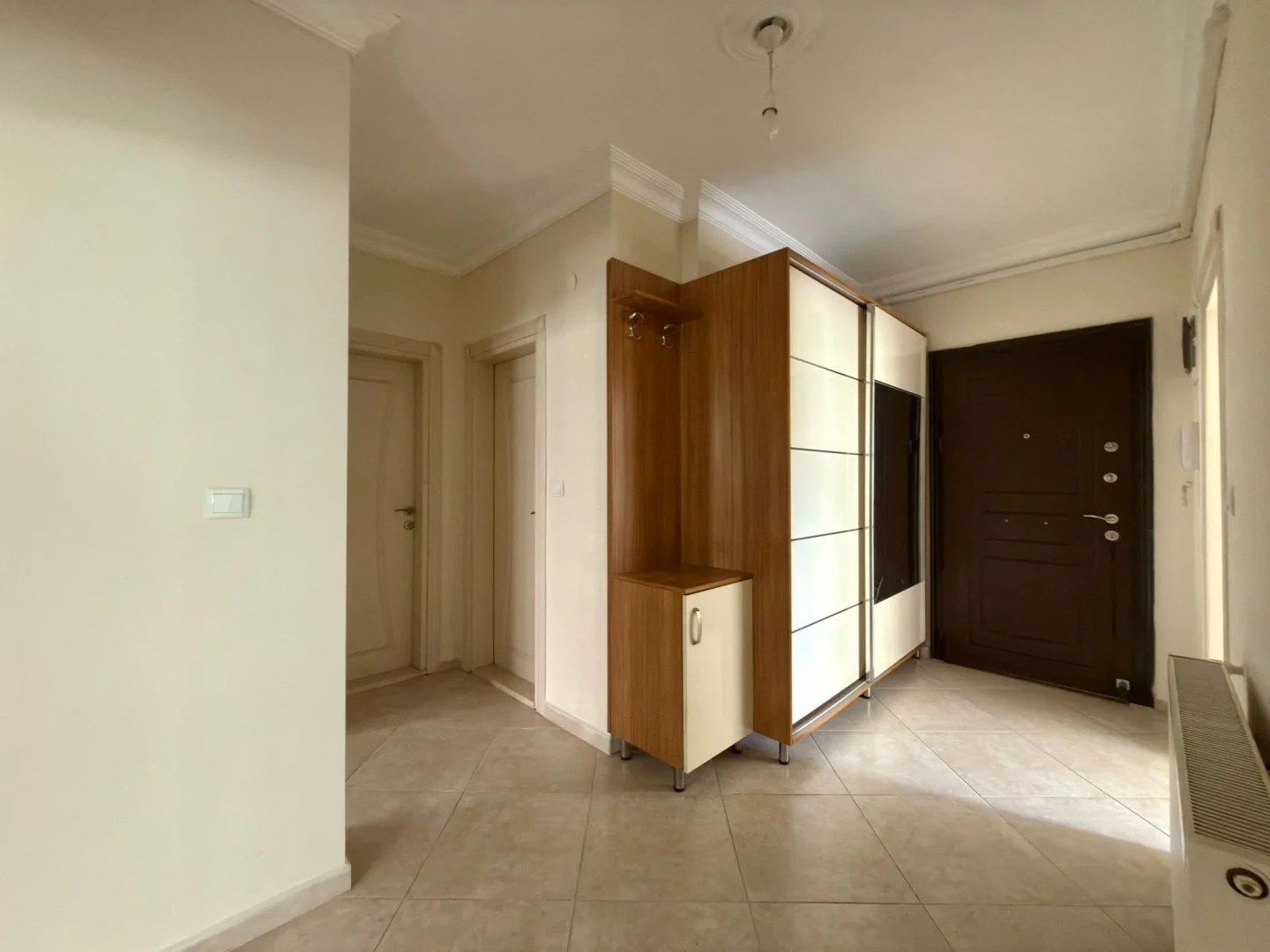 YÜKSELDEN AKÇAY MERKEZDE YENİ BİNADA GENİŞ DOĞALGAZLI 2+1 DAİRE