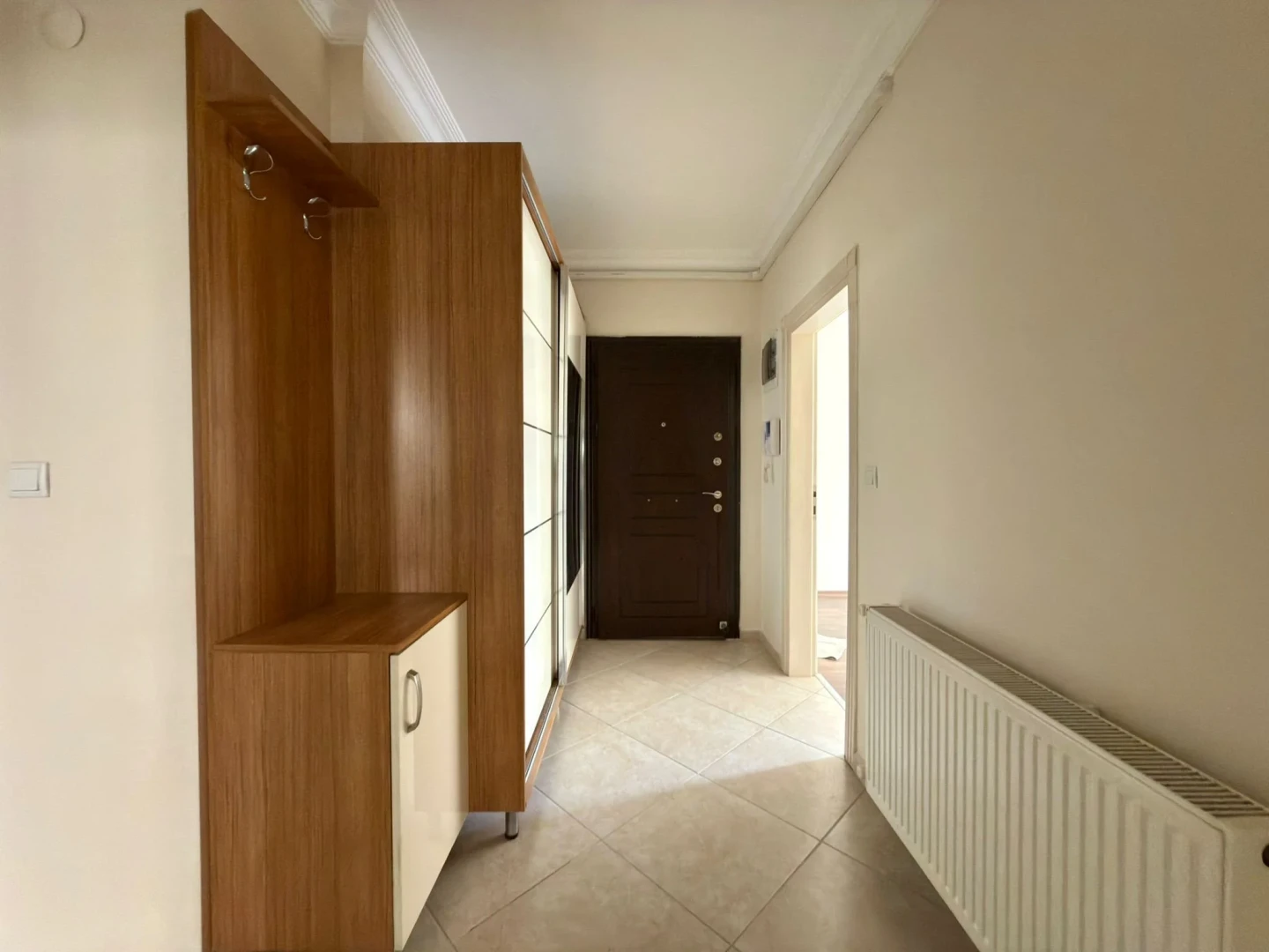 YÜKSELDEN AKÇAY MERKEZDE YENİ BİNADA GENİŞ DOĞALGAZLI 2+1 DAİRE