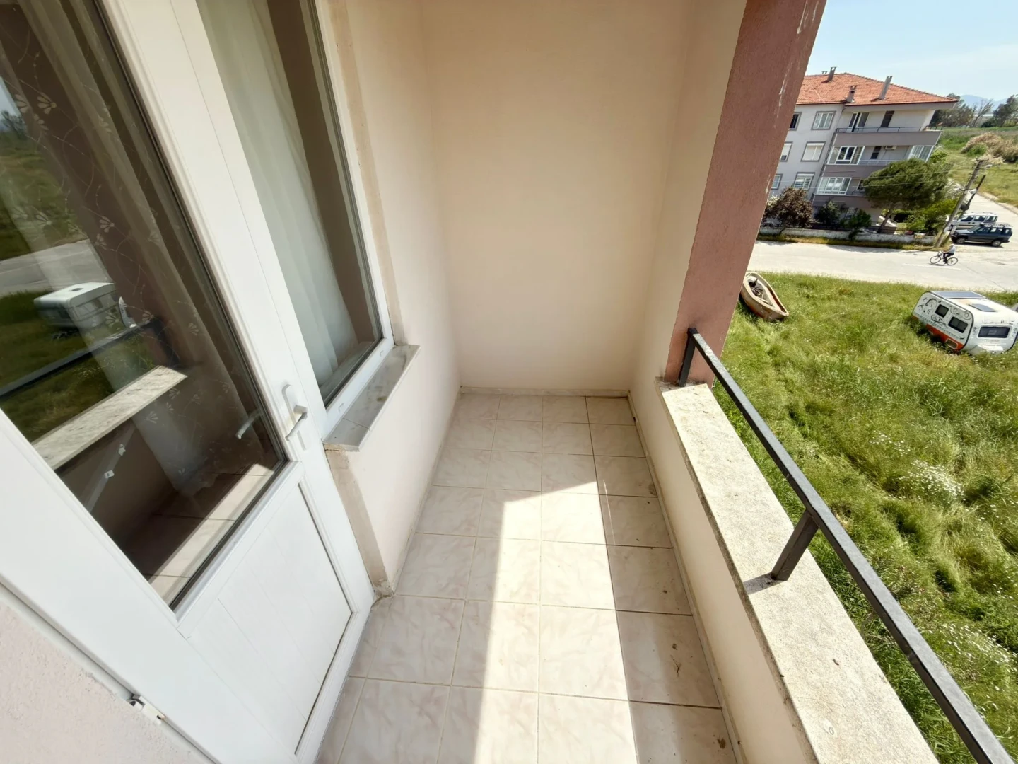 YÜKSELDEN DENİZE 300M FIRSAT FİYATA DENİZ GÖREN SATILIK 2+1DAİRE